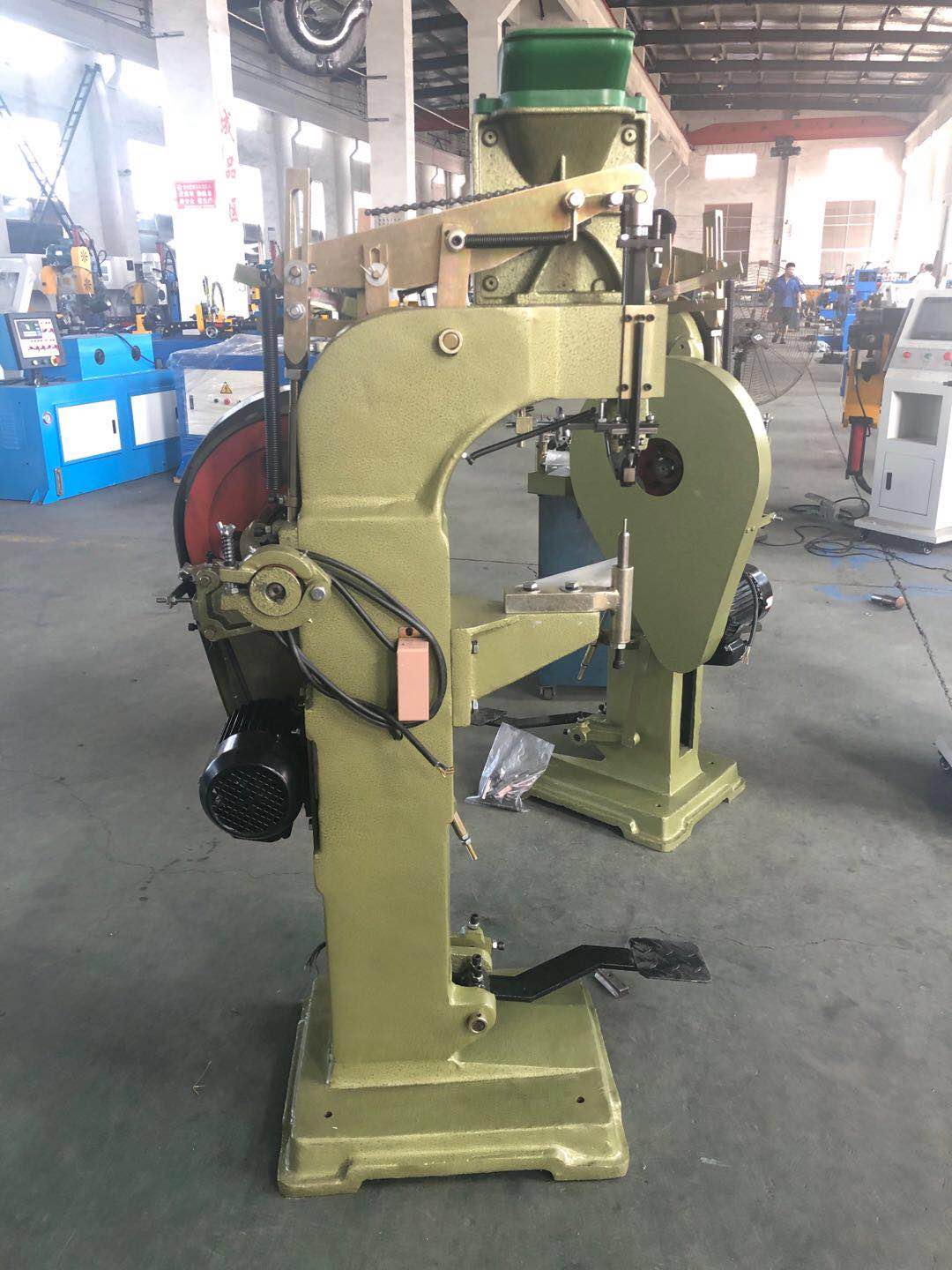 鉚釘機(jī)@批發(fā)@價(jià)格@廠家圖片