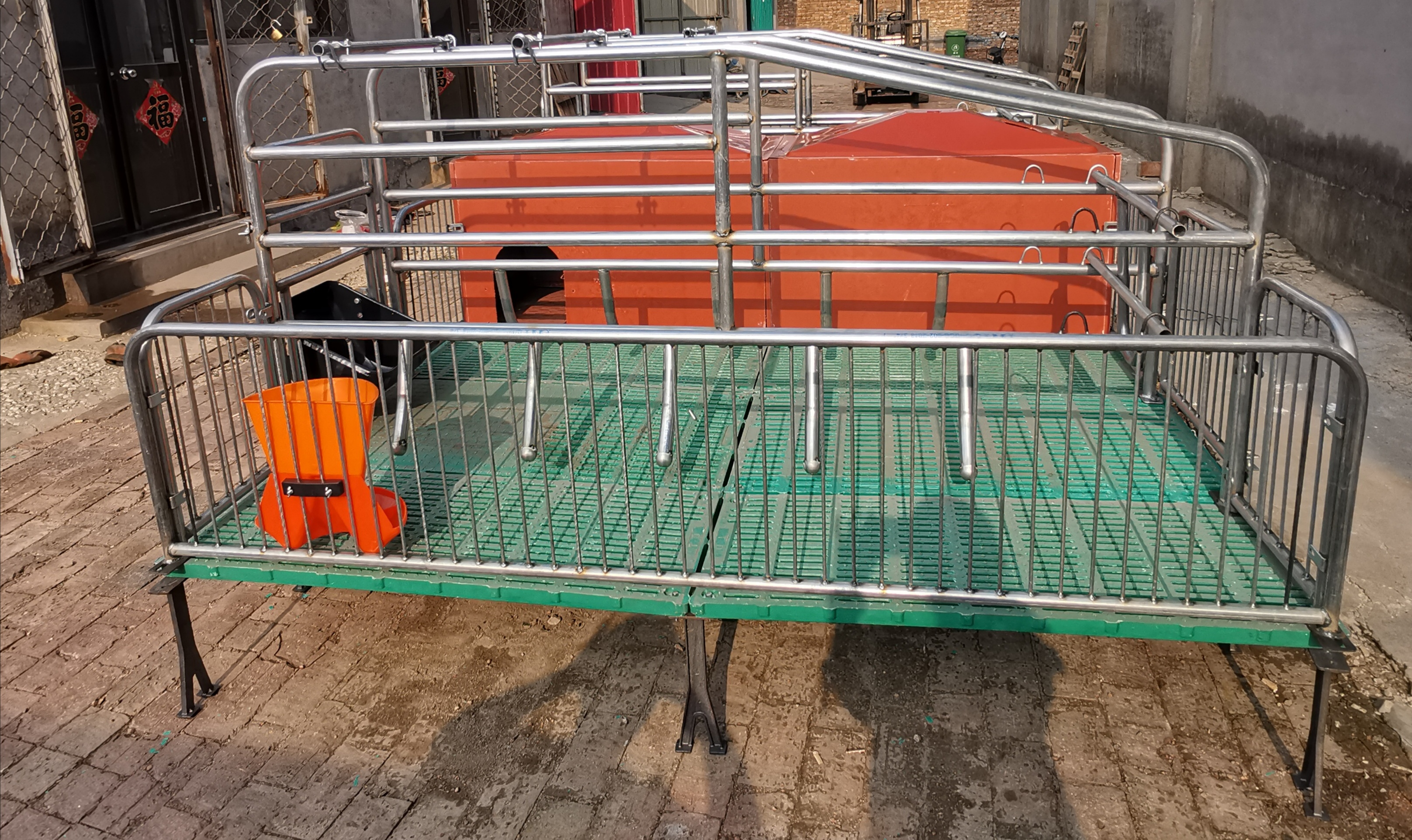 母豬產(chǎn)床圖片/母豬產(chǎn)床樣板圖 (2)