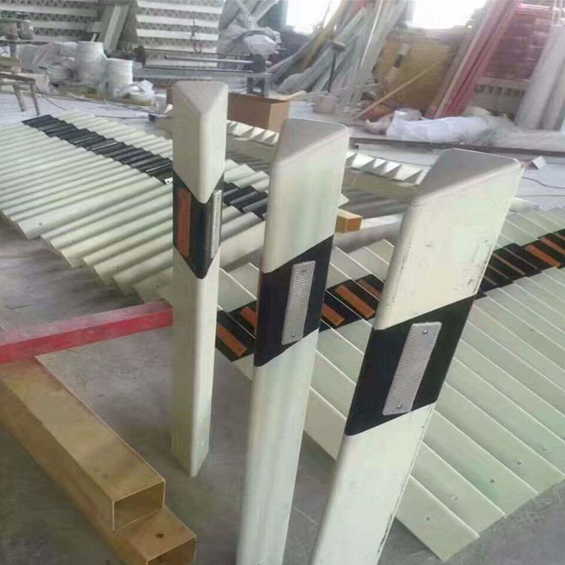天津輪廓標(biāo) 三角輪廓標(biāo)玻璃鋼輪廓樁 柱式輪廓標(biāo) 玻璃鋼材質(zhì)