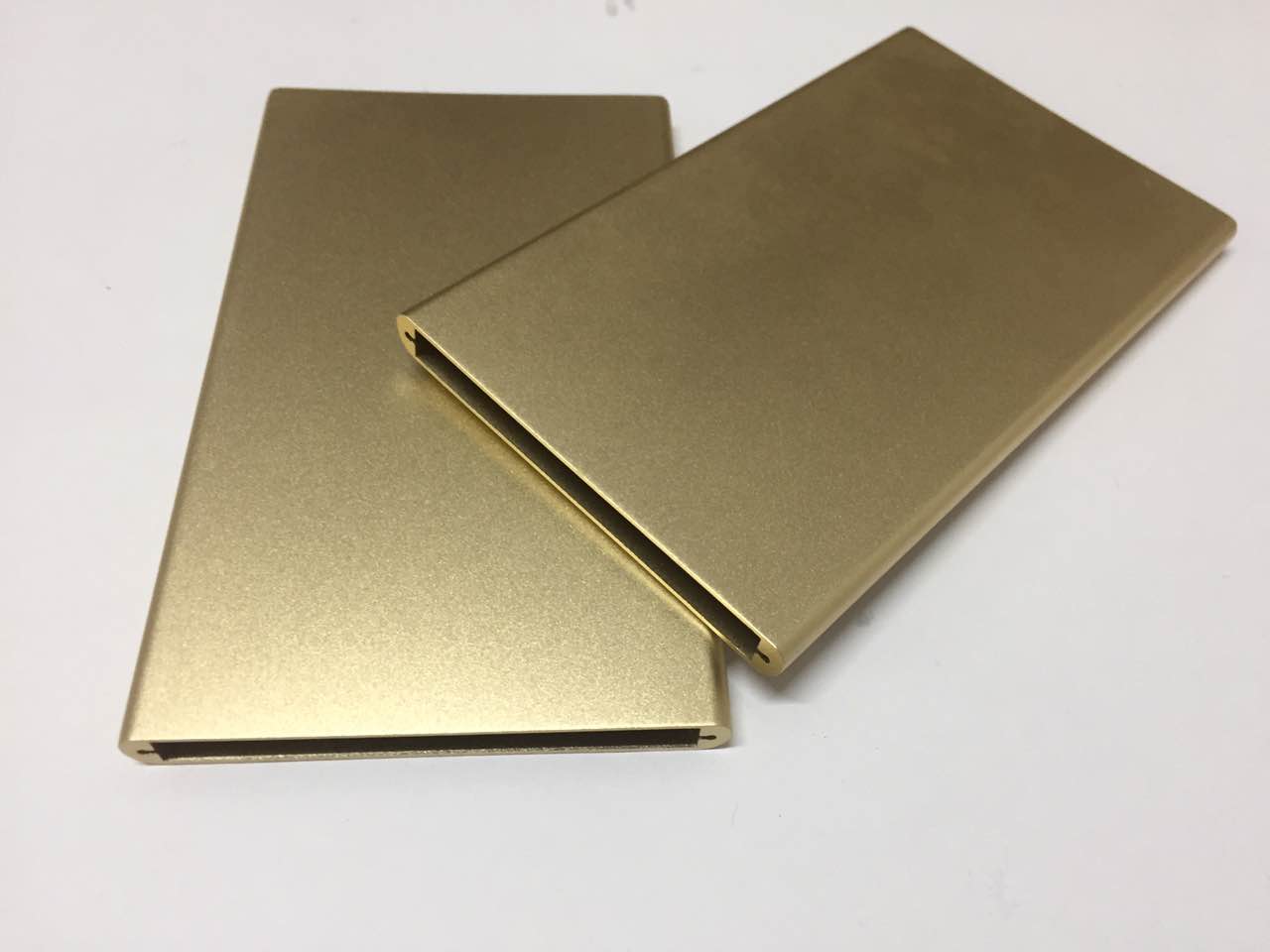 廣東移動(dòng)電源鋁合金外殼加工定制、批發(fā)、廠家直銷【深圳市眾力源鋁制品有限公司】