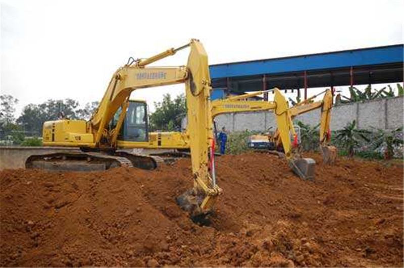 掘機培訓(xùn)圖片/掘機培訓(xùn)樣板圖 (2)