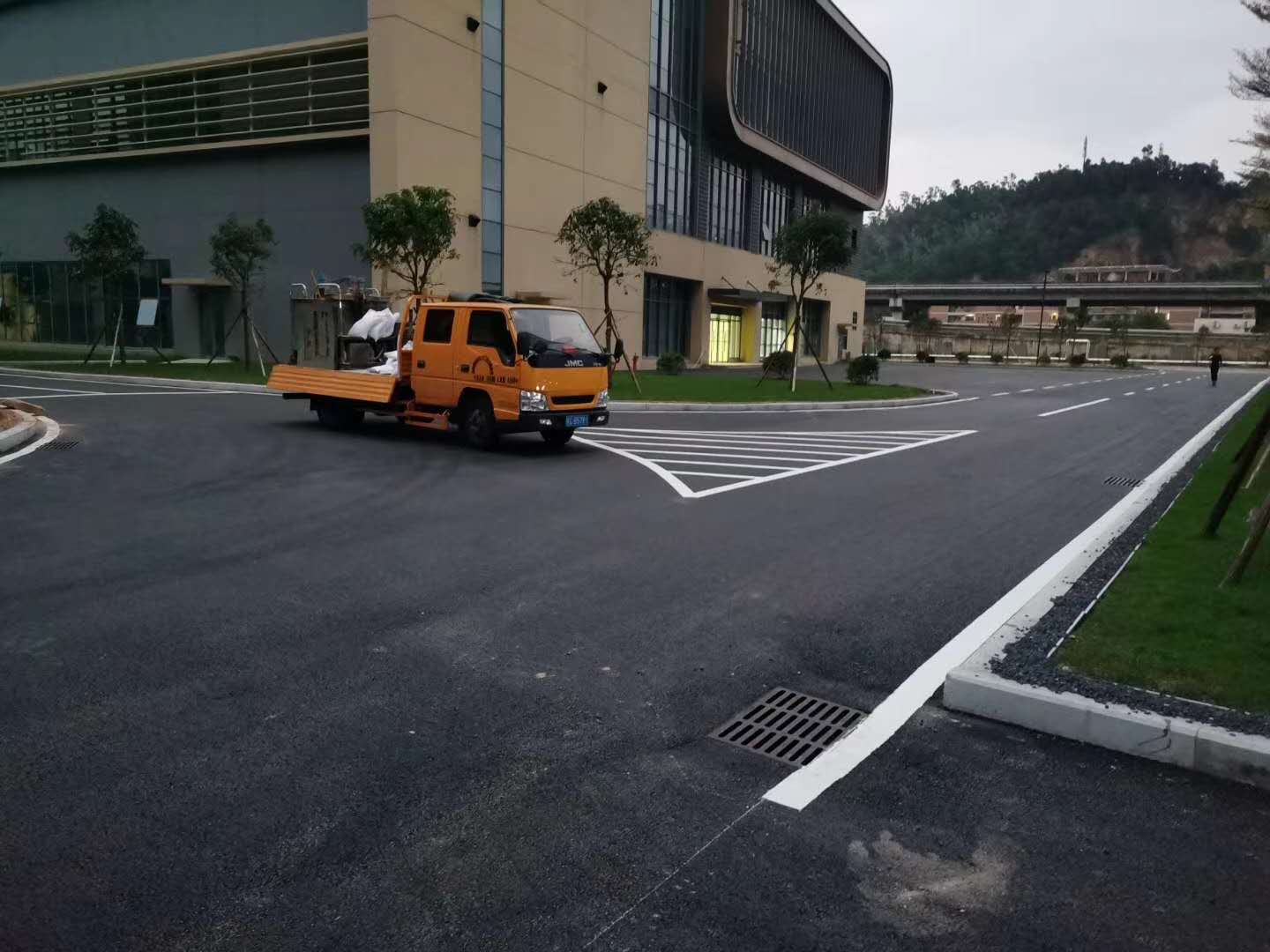 道路熱熔標(biāo)線工程圖片/道路熱熔標(biāo)線工程樣板圖 (3)