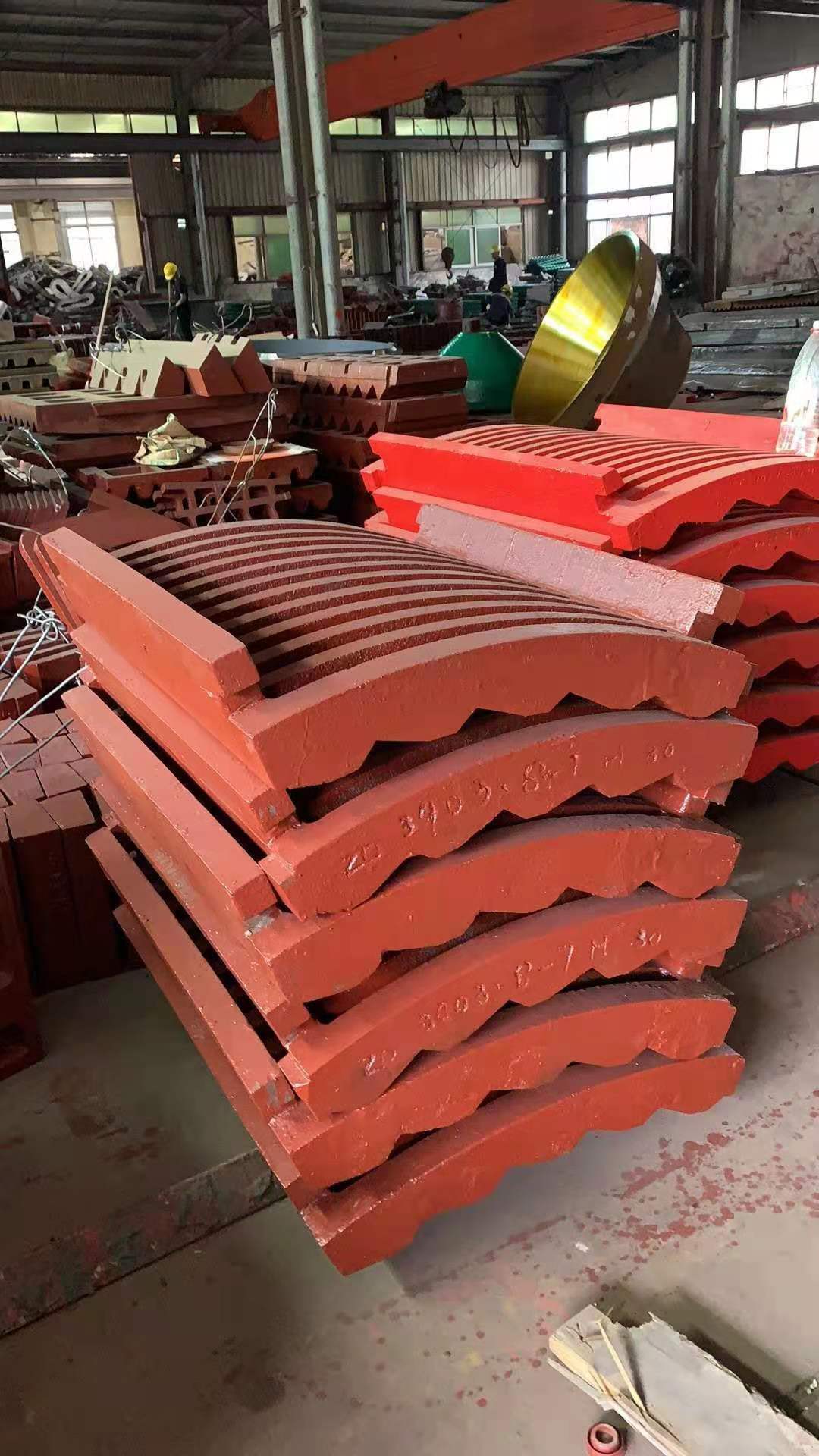 上海山寶破碎機(jī)多少錢(qián)_供應(yīng)_報(bào)價(jià)_廠家