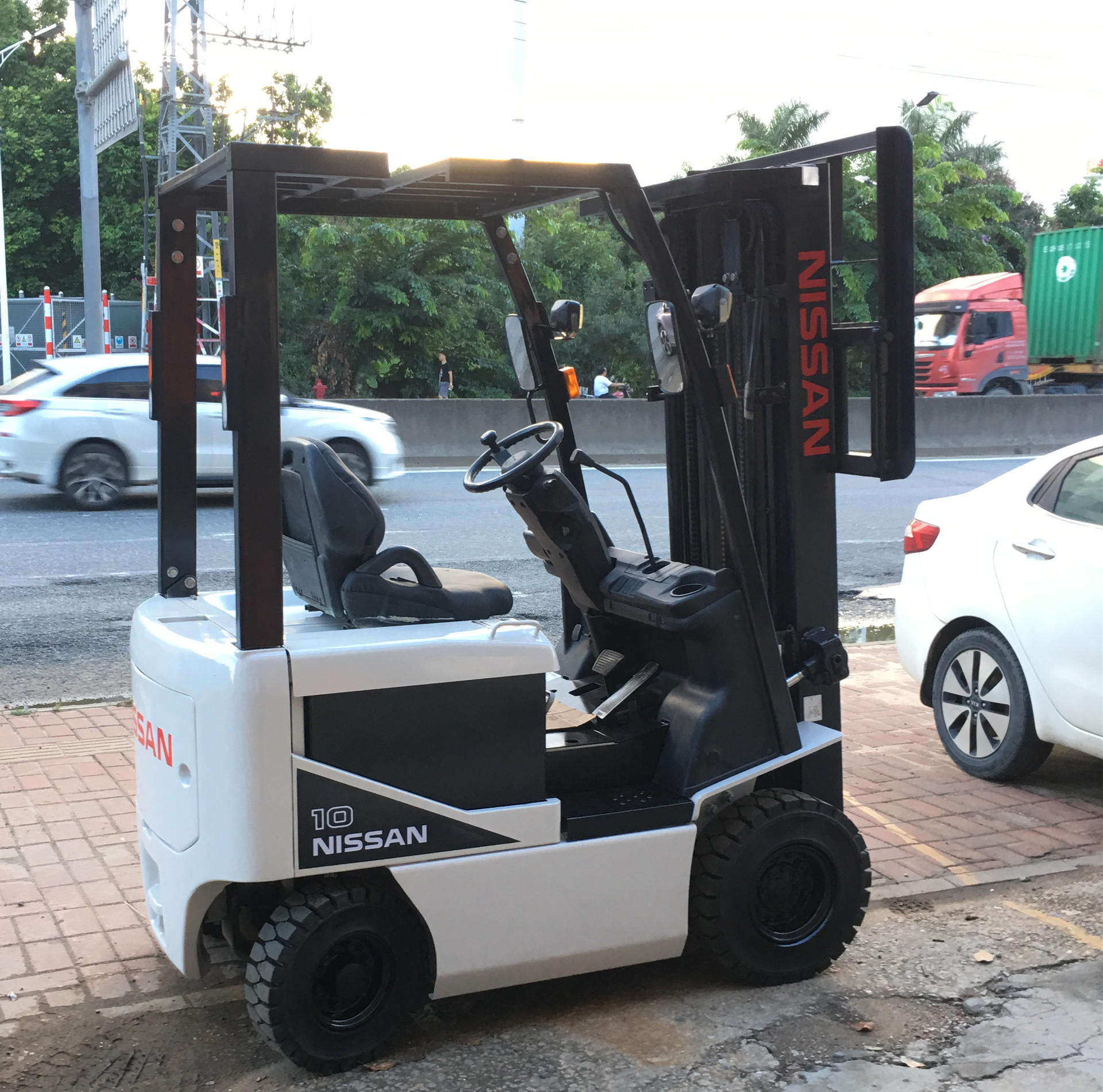 二手1.0噸NISSAN平衡重式圖片/二手1.0噸NISSAN平衡重式樣板圖 (2)