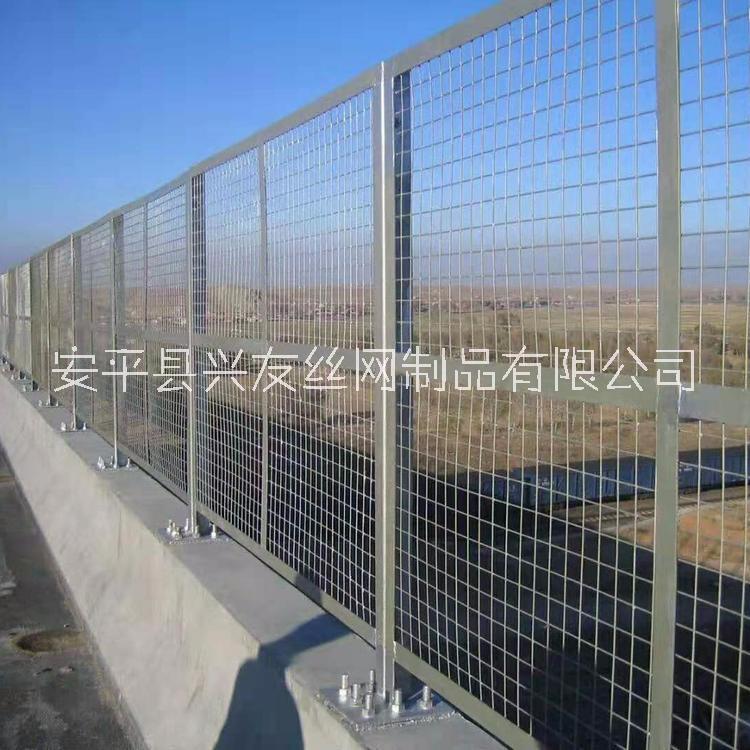 厂家直销高速公路护栏 边框护栏图片