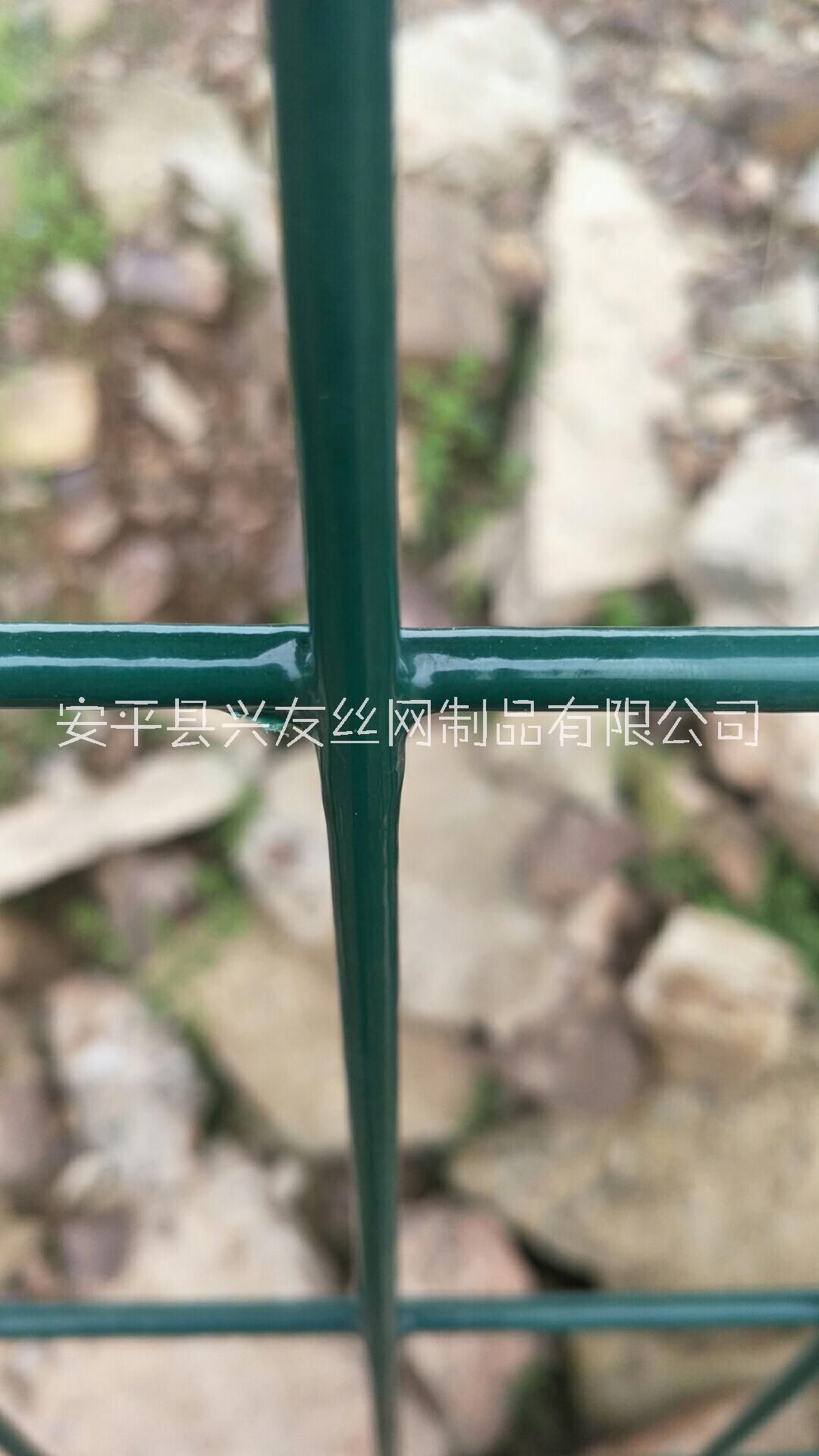 衡水市铁路护栏网 铁路防护栅栏厂家兴友供应铁路护栏网 铁路防护栅栏 支持定制