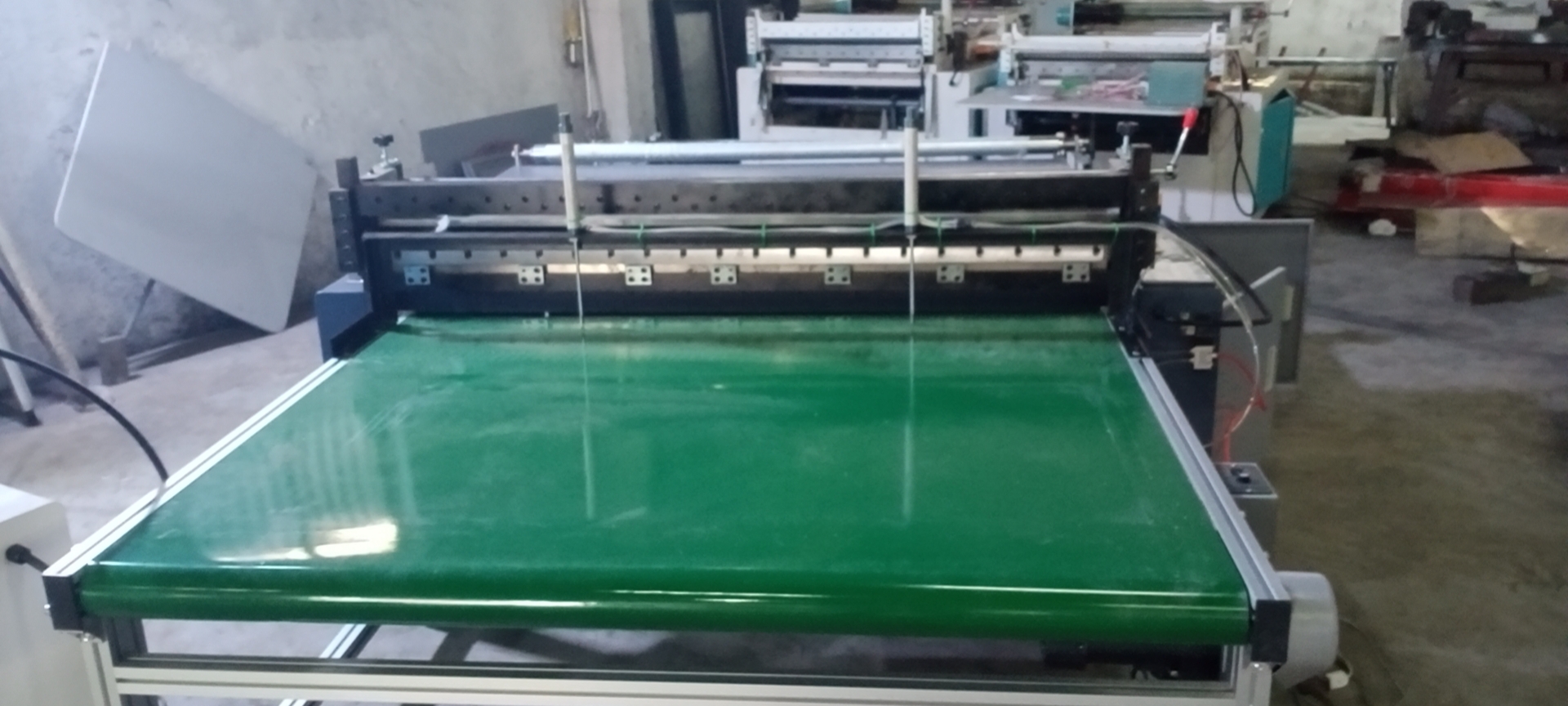 硅膠切料機(jī)圖片/硅膠切料機(jī)樣板圖 (1)