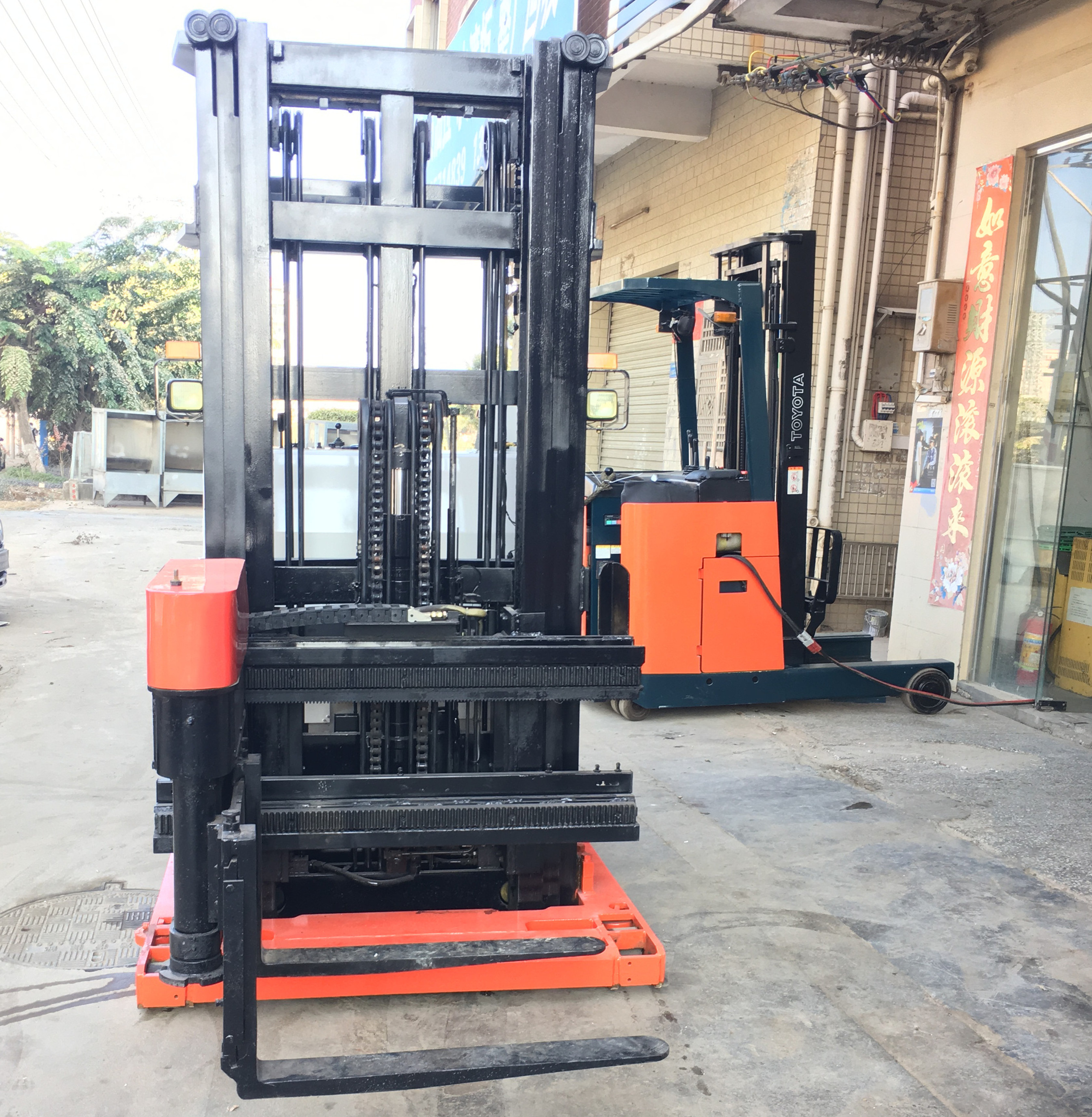 高位貨架窄通道用叉車(chē)圖片/高位貨架窄通道用叉車(chē)樣板圖 (2)