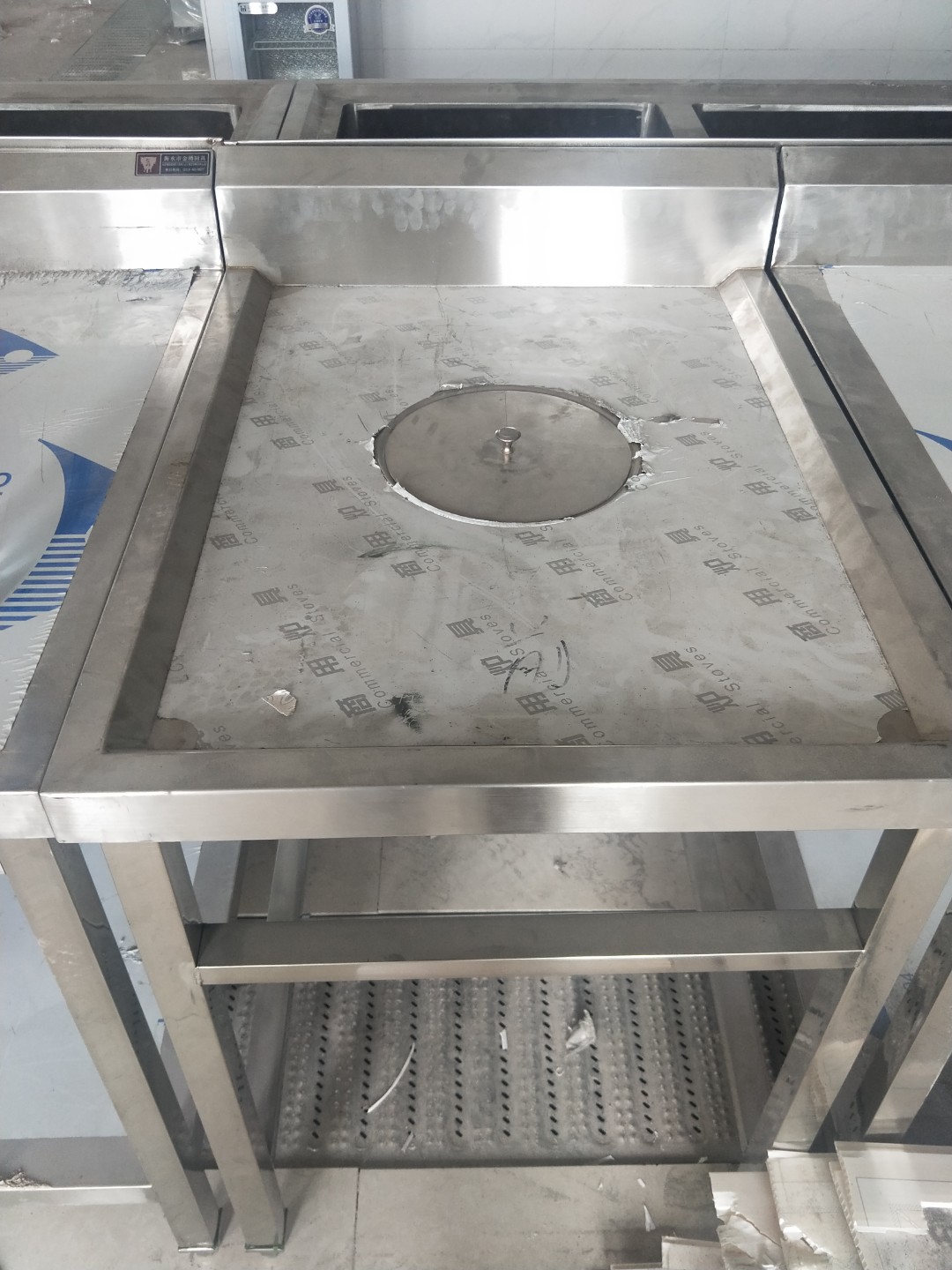 衡水廚具衡水廚房設(shè)備不銹鋼加工制作廠家商用廚具灶具廚房廚具商用廚房設(shè)備廠家廚房設(shè)備公司收殘臺