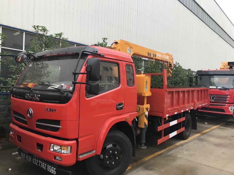 東風(fēng)福瑞卡底盤配5噸隨車吊 東風(fēng)福瑞卡底盤配5噸隨車吊供應(yīng) 東風(fēng)福瑞卡底盤配5噸隨車吊廠家