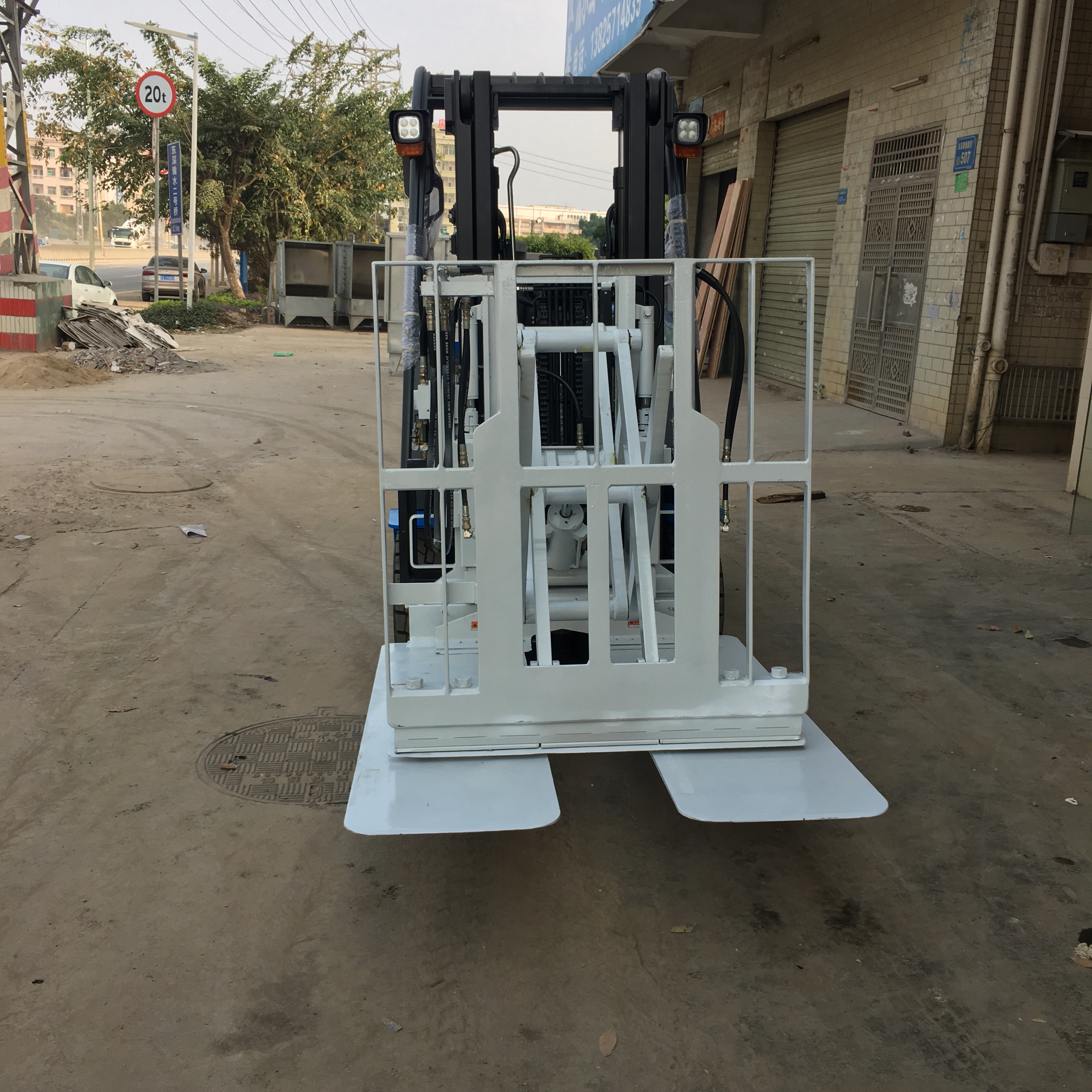 比亞迪電動叉車配推拉器出租出售