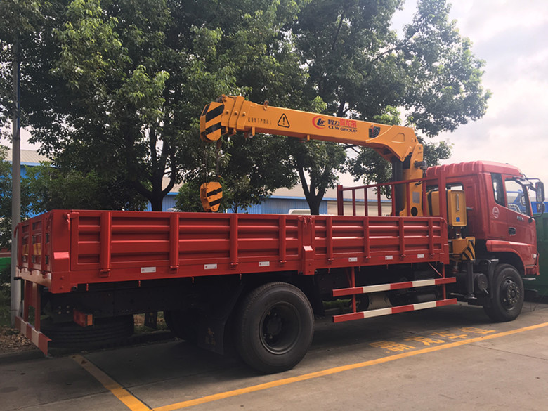 東風(fēng)御虎單橋隨車吊（5-8噸）圖片/東風(fēng)御虎單橋隨車吊（5-8噸）樣板圖 (4)