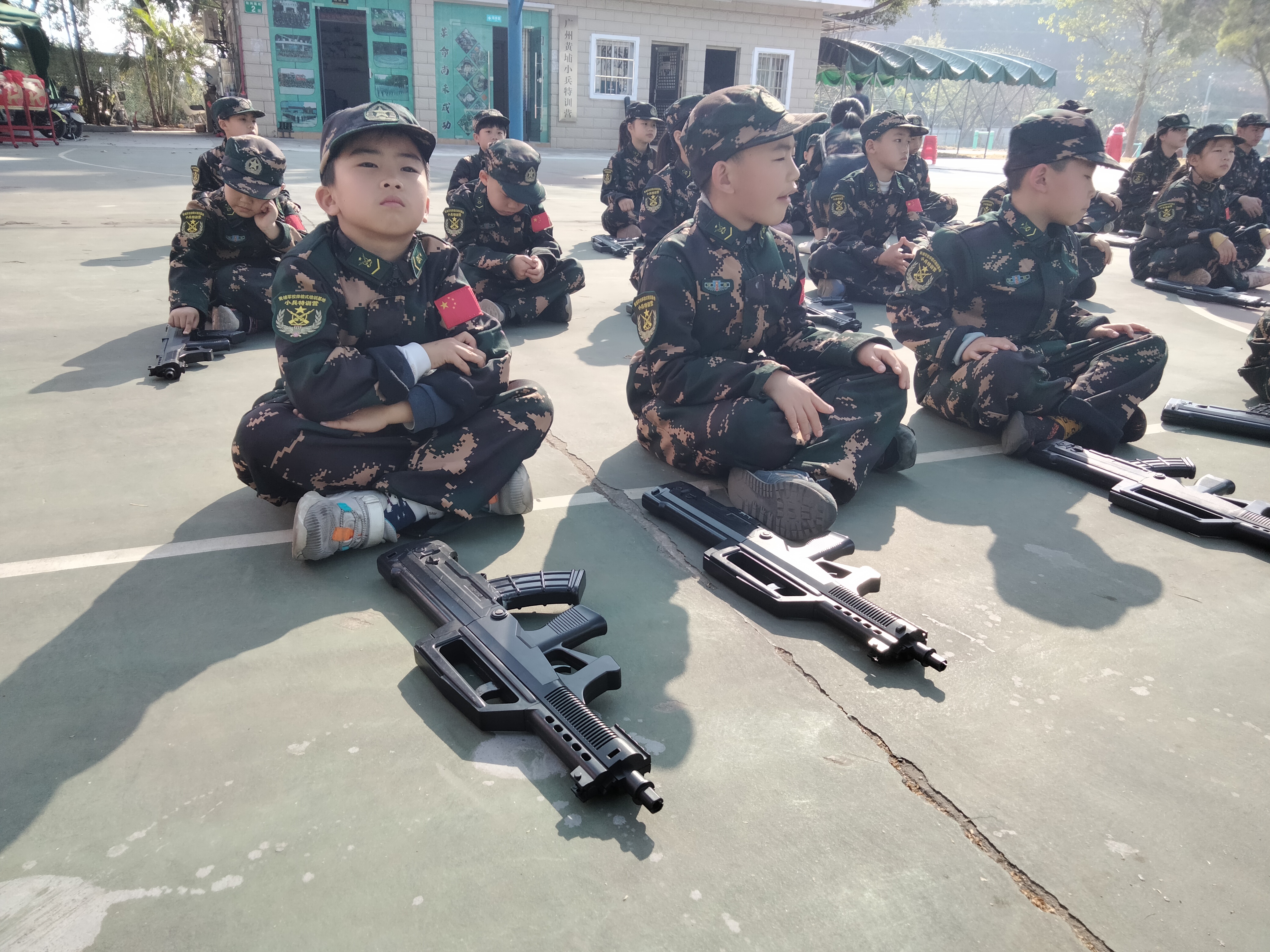 14天學(xué)生軍事夏令營(yíng)價(jià)格 軍事夏令營(yíng)多少錢(qián)