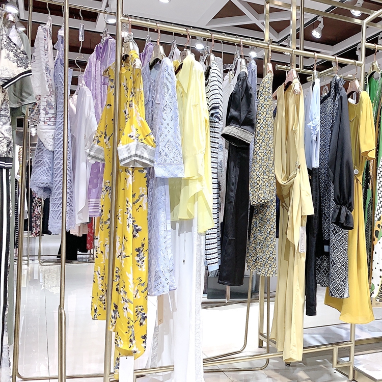 品牌折扣女裝批發(fā)摩邑時尚夏裝新款圖片