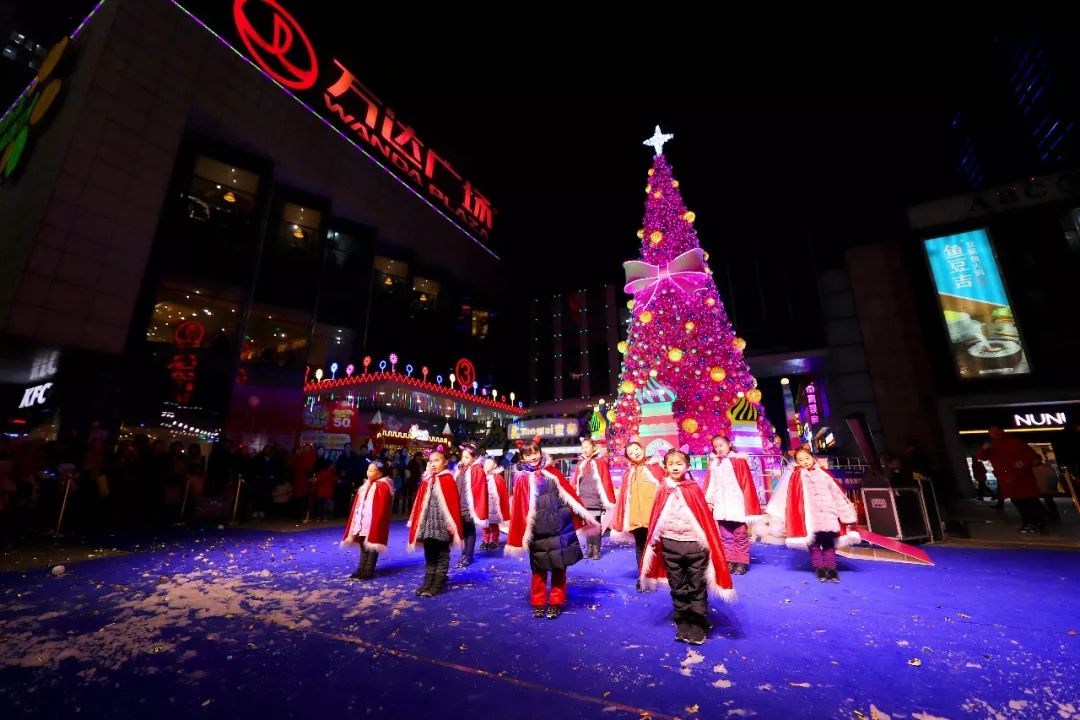 深圳萬達(dá)廣場圣誕裝置案例圖片