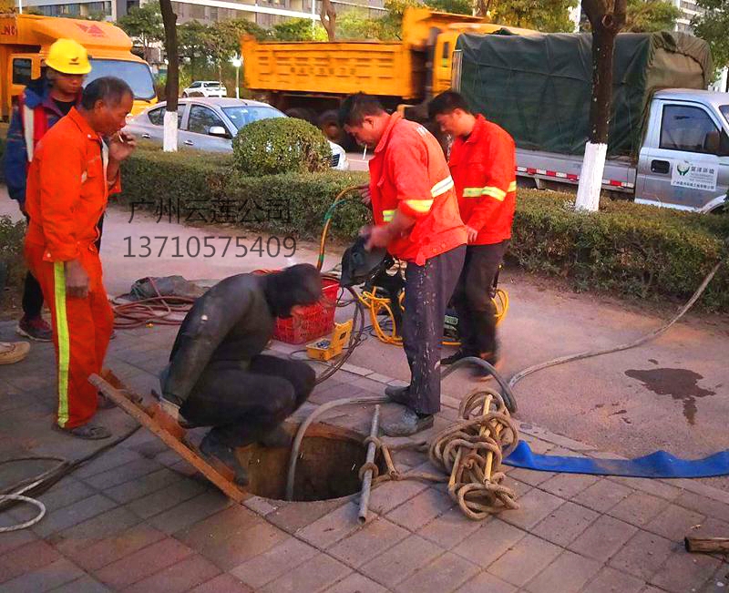 江高神山清理化糞池圖片/江高神山清理化糞池樣板圖 (4)