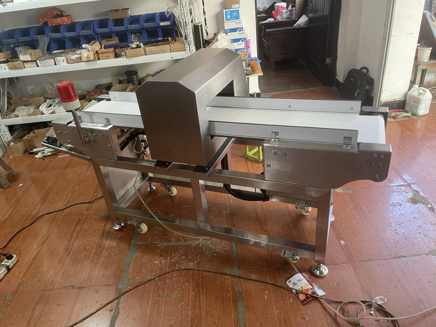 食品金屬檢測機(jī)圖片/食品金屬檢測機(jī)樣板圖 (3)