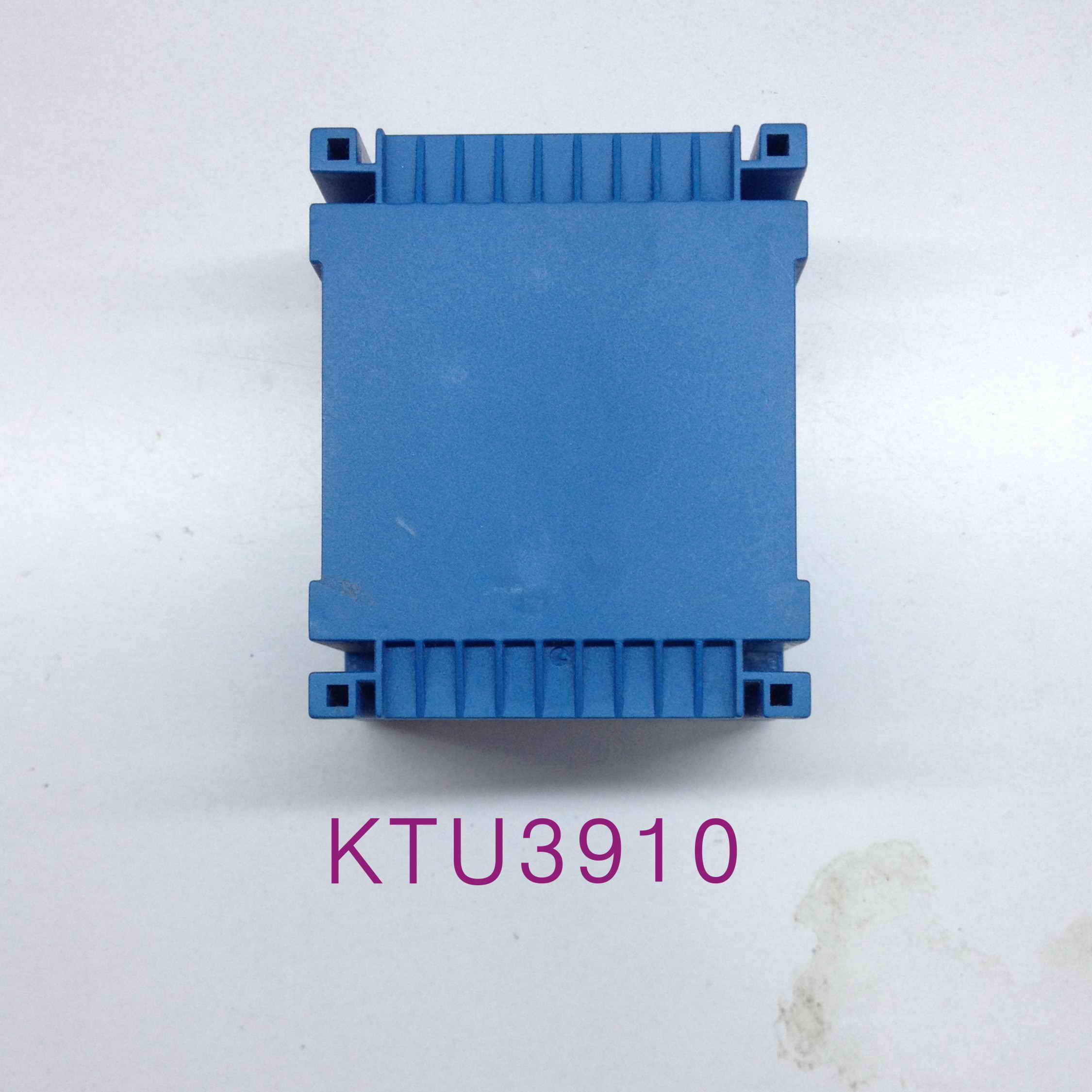UI39系列 灌封插針變壓器圖片