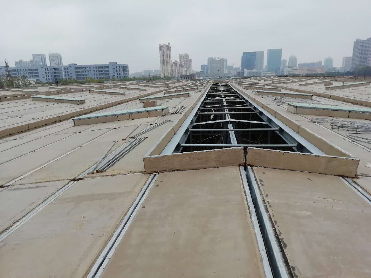 屋面蓋板 鋼骨架輕型屋面板廠家 指導(dǎo)安裝快