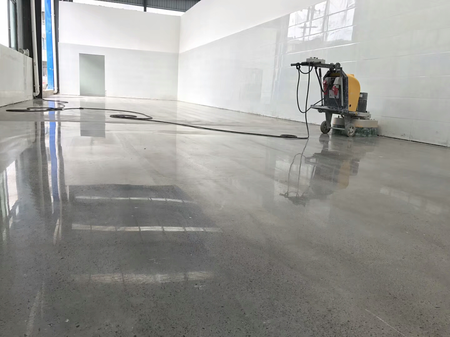 安溪地面固化劑 ，廠房固化地坪施工，車間地面研磨翻新