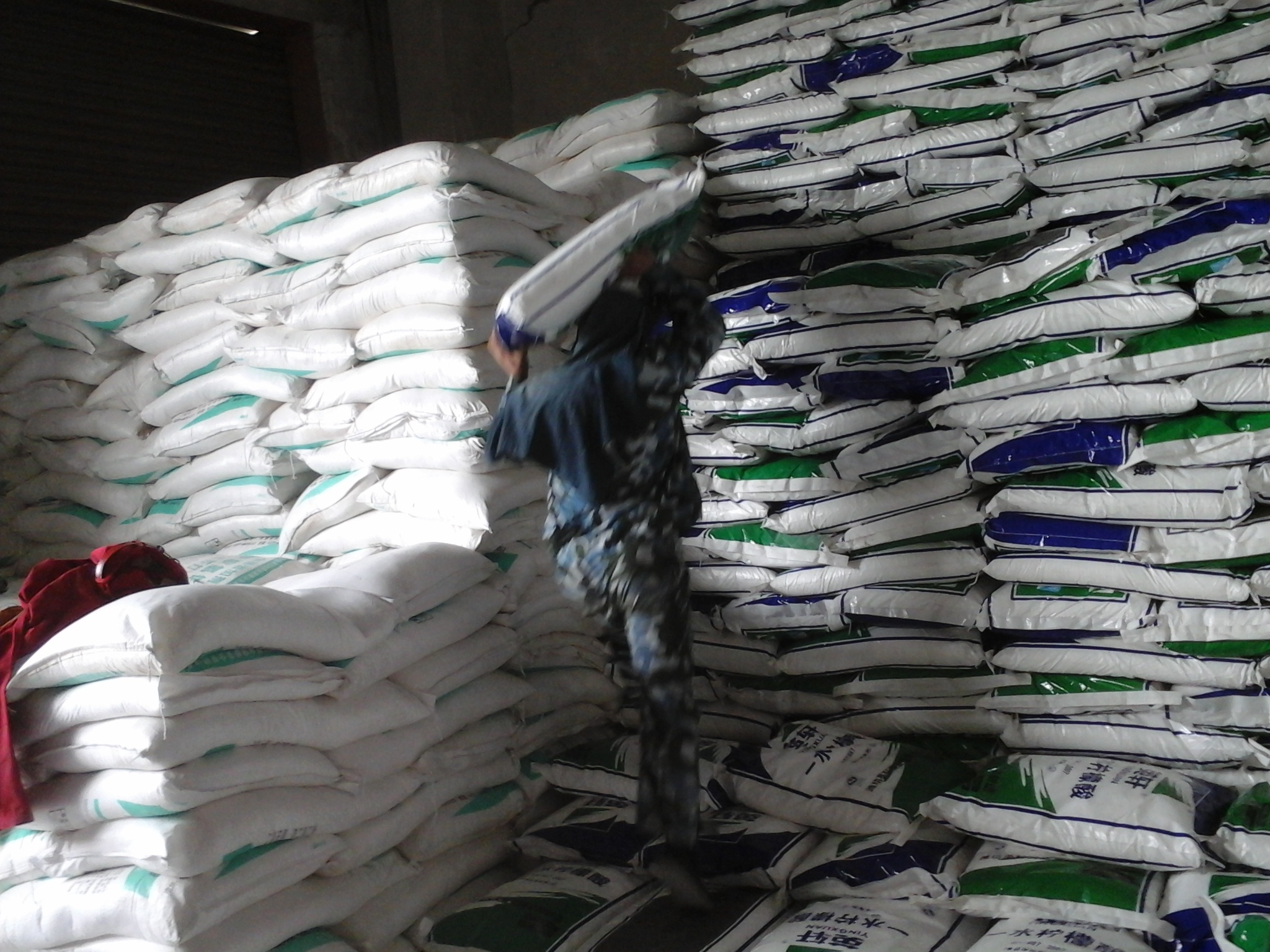 濟(jì)南無(wú)水檸檬酸生產(chǎn)廠家 無(wú)水檸檬酸批發(fā)價(jià)格圖片