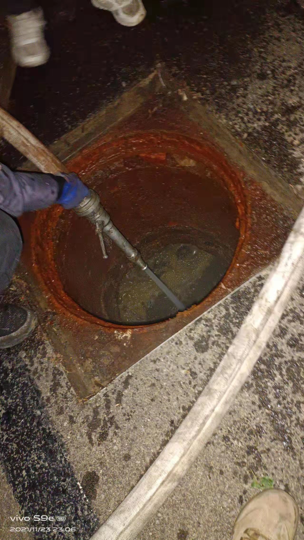 蘇州沉淀池清淤泥水分離壓泥施工價格 地下窨井排水非開挖置換