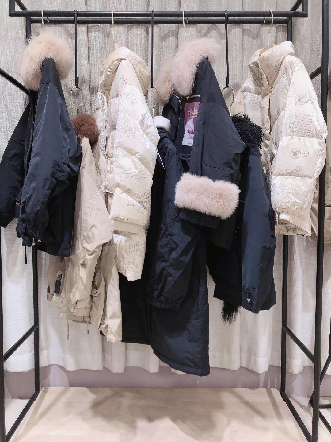 牛班的春天2021冬潮牌專柜輕奢羽絨服女裝折扣店一手貨源批發(fā)