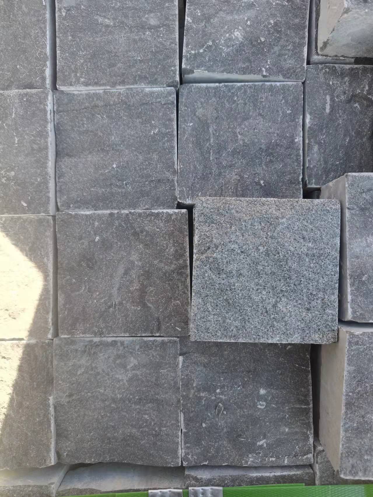 章丘黑自然面蘑菇石圖片