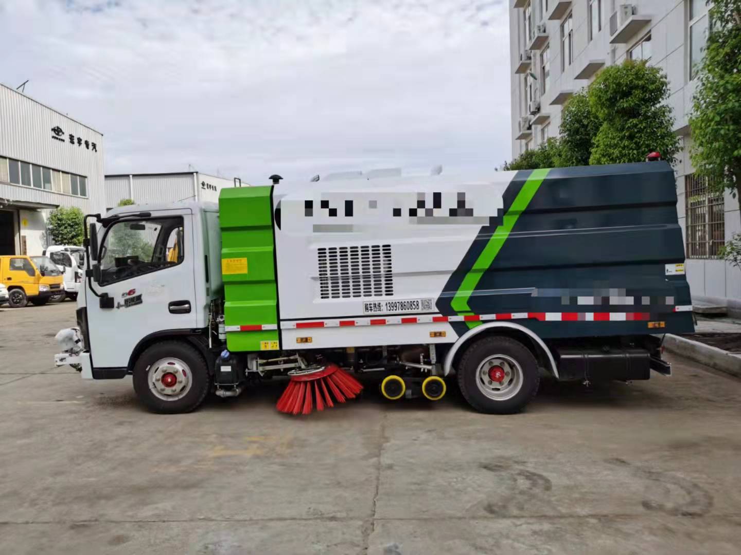 東風(fēng)多利卡清掃車圖片