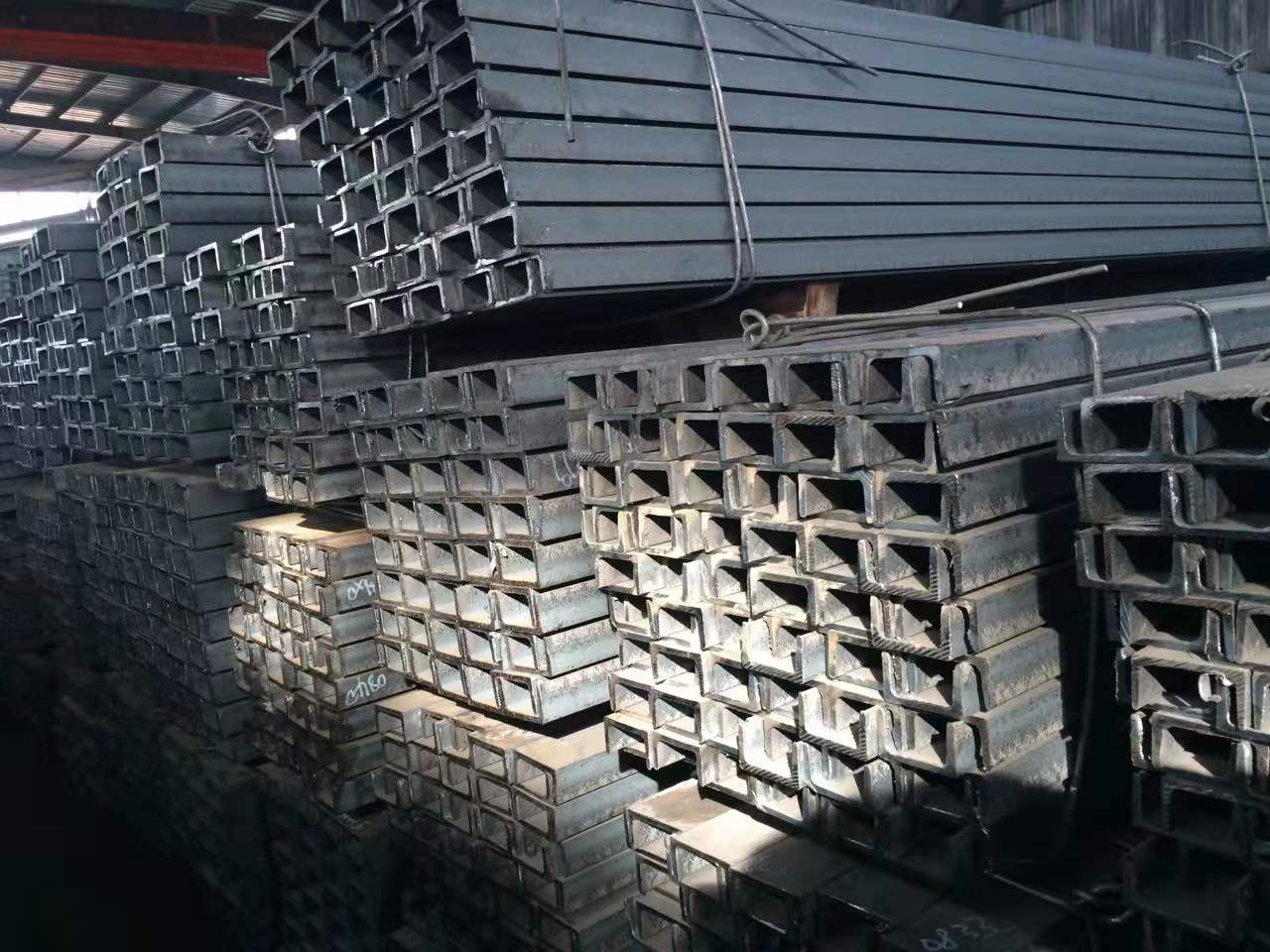 鍍鋅槽鋼加工熱線-熱鍍鋅槽鋼批發(fā)-槽鋼廠家供應