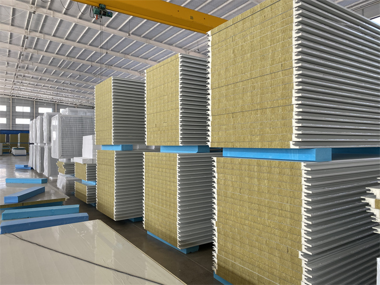 彩鋼巖棉夾芯板，聚氨酯封邊彩鋼巖棉夾芯板批發(fā)定做