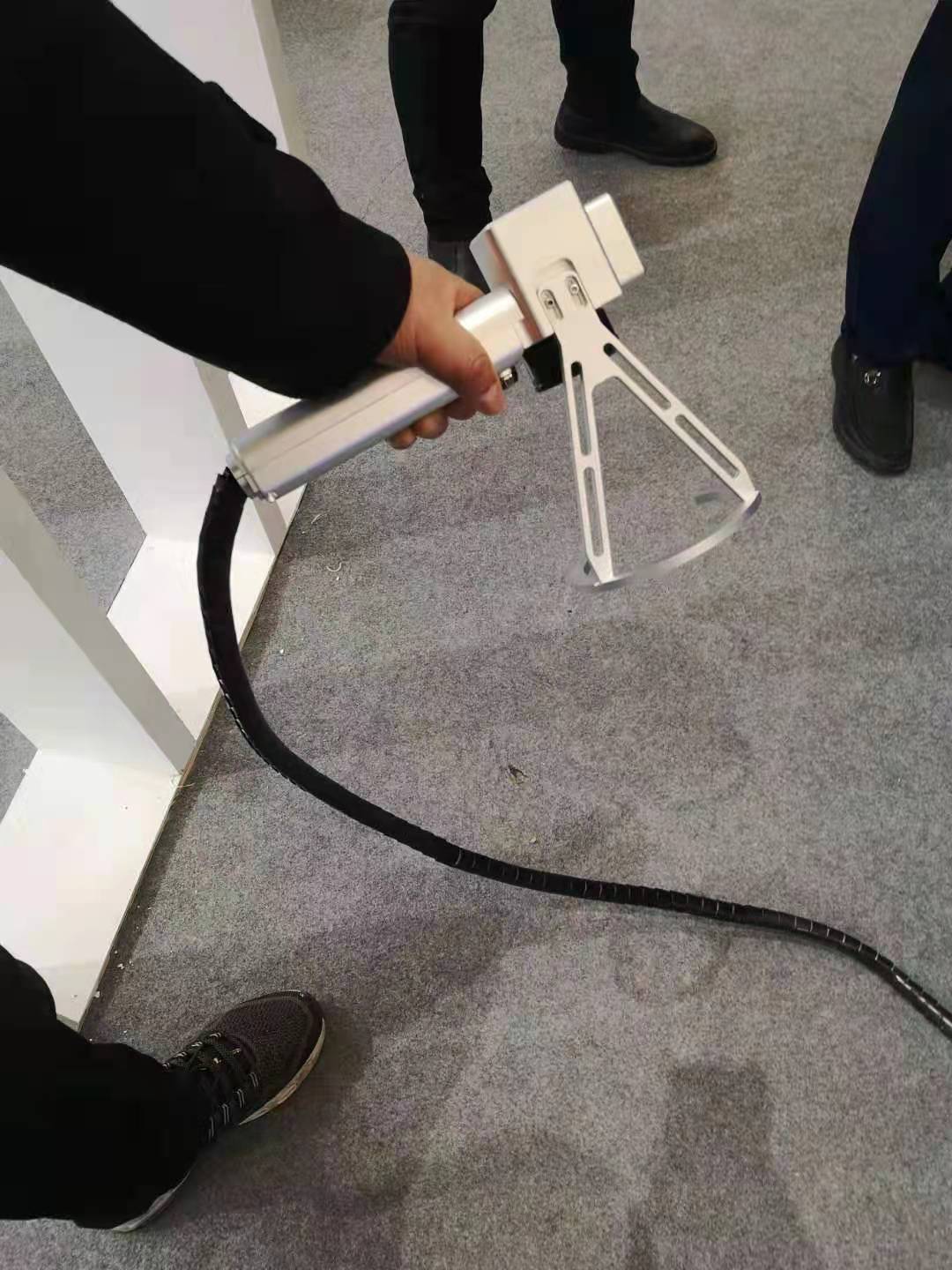 手持式激光打標(biāo)機，便攜式激光打標(biāo)機，移動式打標(biāo)機