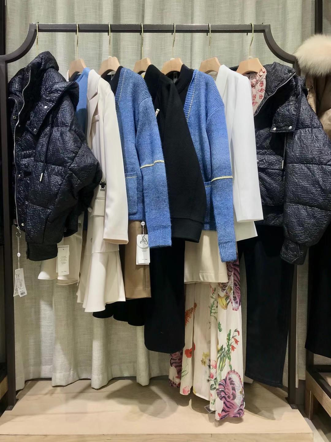 【麥雅圖】2021冬一 線女裝品牌折扣女裝撤柜庫存尾貨清倉處理批發(fā)