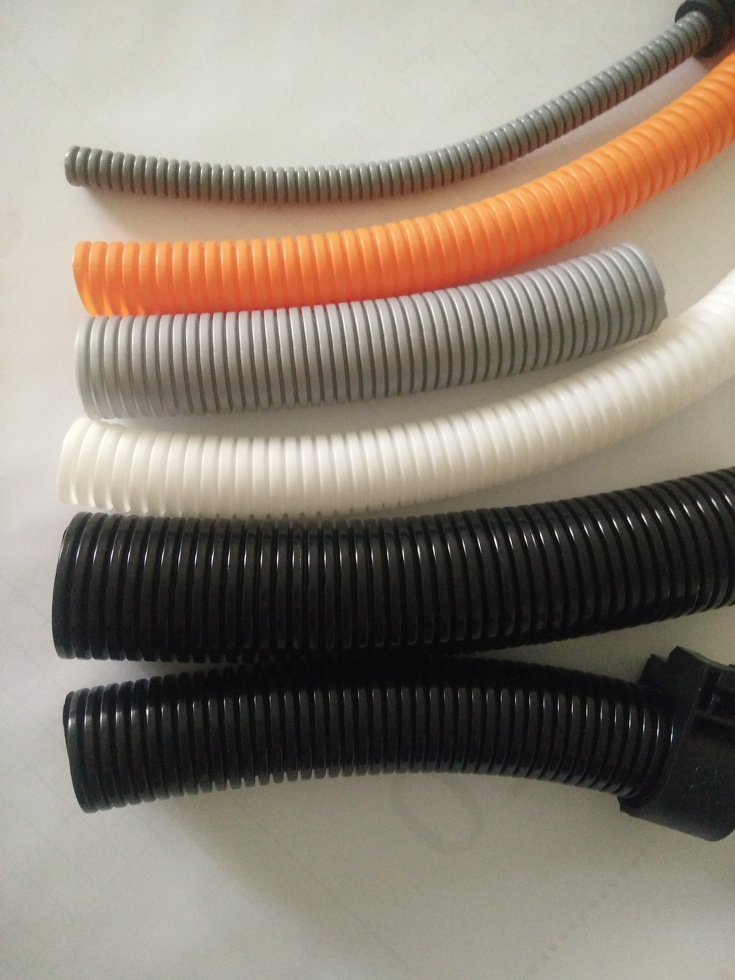 供應白色PP塑料波紋管18.5 開口管 塑料套管