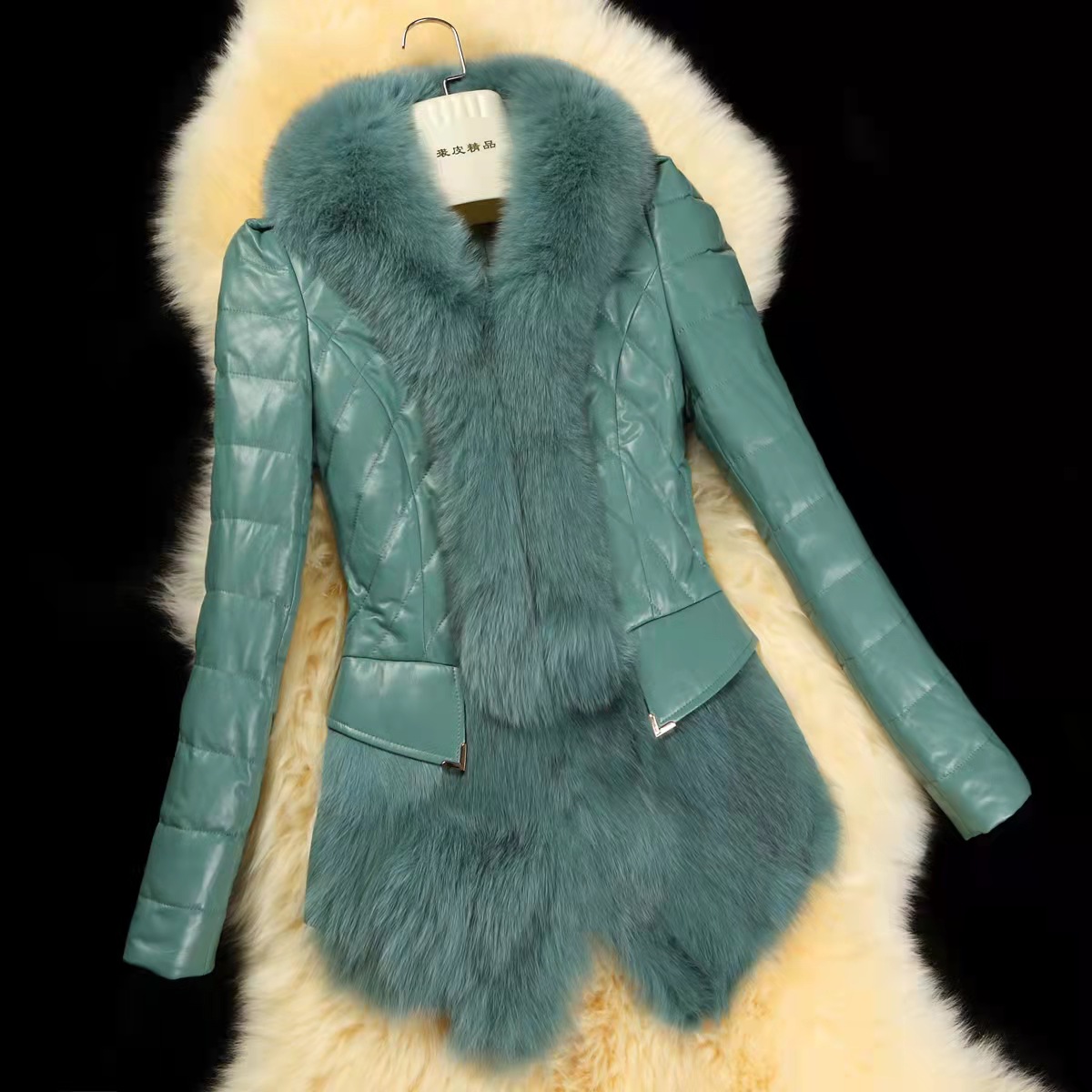 皮衣破口修復(fù)圖片