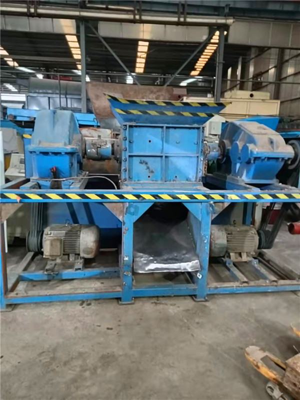 二手撕碎機轉(zhuǎn)讓4萬元處理二手800型金屬撕碎機電機22kw  二手800型撕碎機