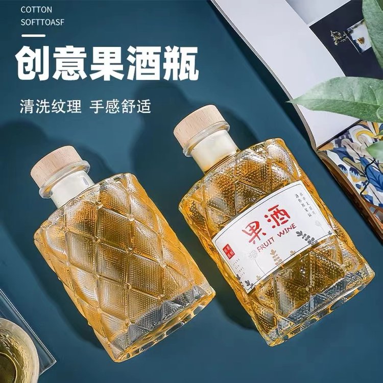 玻璃木塞酒瓶图片