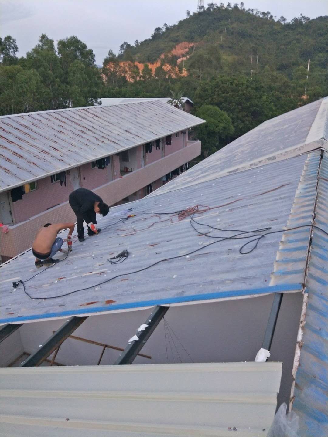 惠州环氧地坪漆施工公司，自流平地坪漆施工价格，惠州哪家做地坪漆专业图片