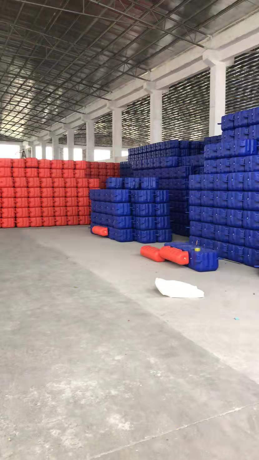 水上浮筒釣魚平臺塑料浮筒搭建摩托艇停放碼頭水上浮橋浮動棧道