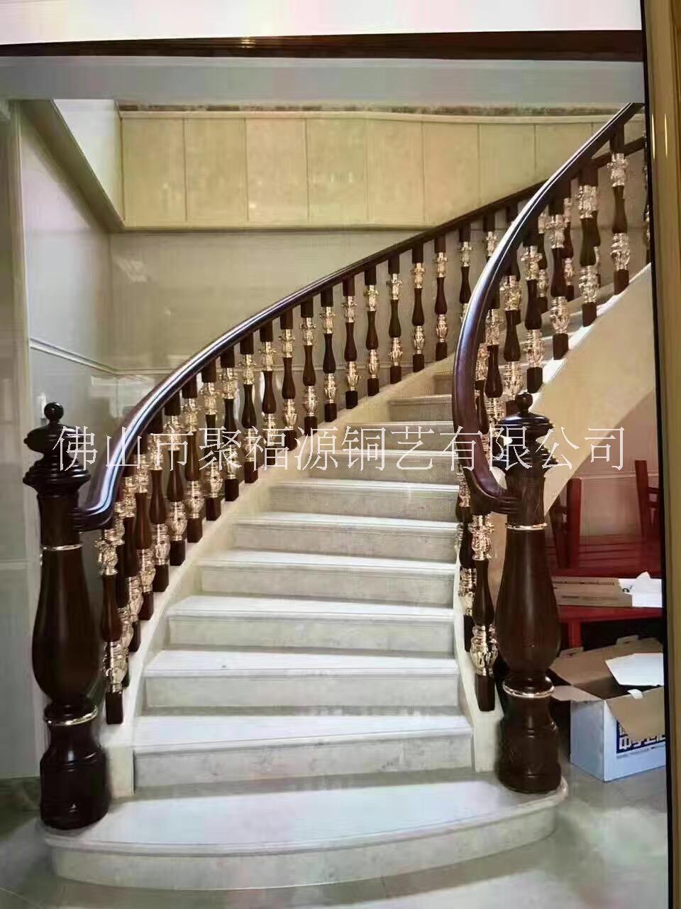 歐式輕奢樓梯單支柱欄桿鋁合金樓梯護(hù)欄實(shí)木扶手 黑胡桃木樓梯單支廠