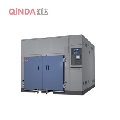 愛(ài)斯佩克大型冷熱沖擊試驗(yàn)室圖片