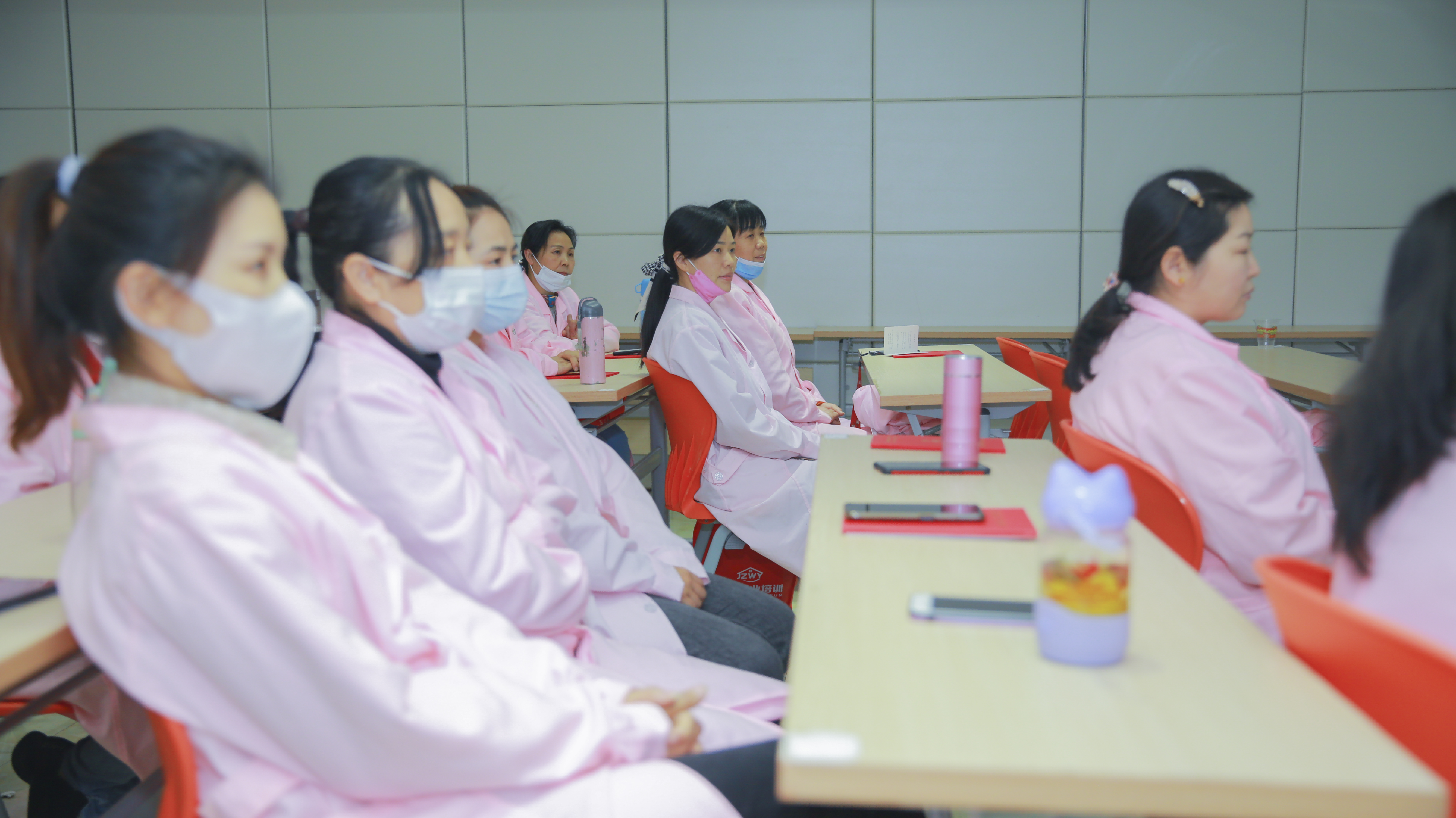 育嬰師的發(fā)展前景怎么樣圖片