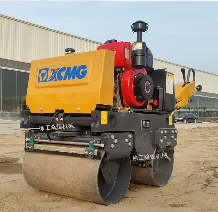 雙輪小型壓路機經(jīng)典　徐工XMR083手扶全液壓壓路機　