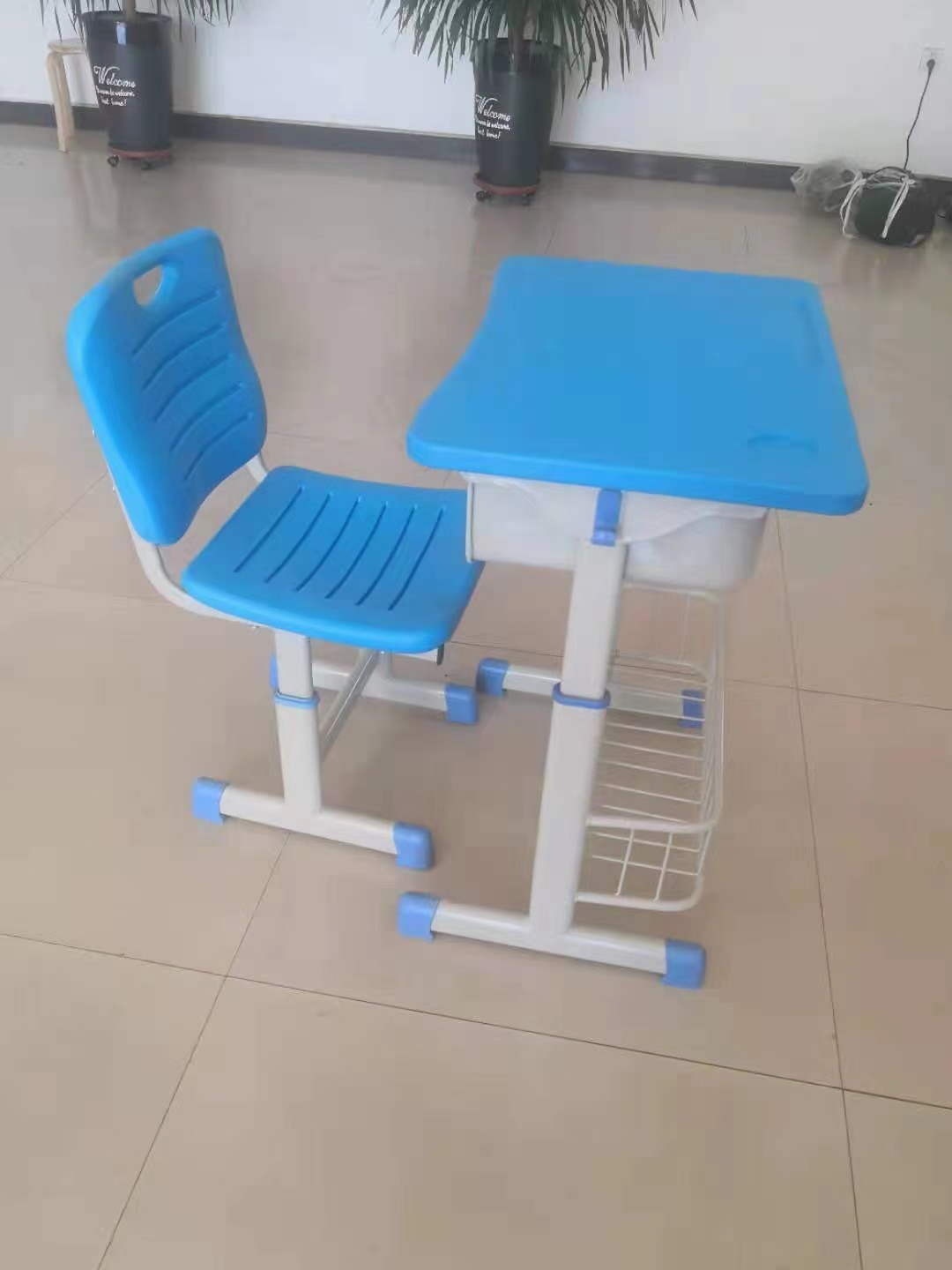 課桌椅圖片/課桌椅樣板圖 (2)