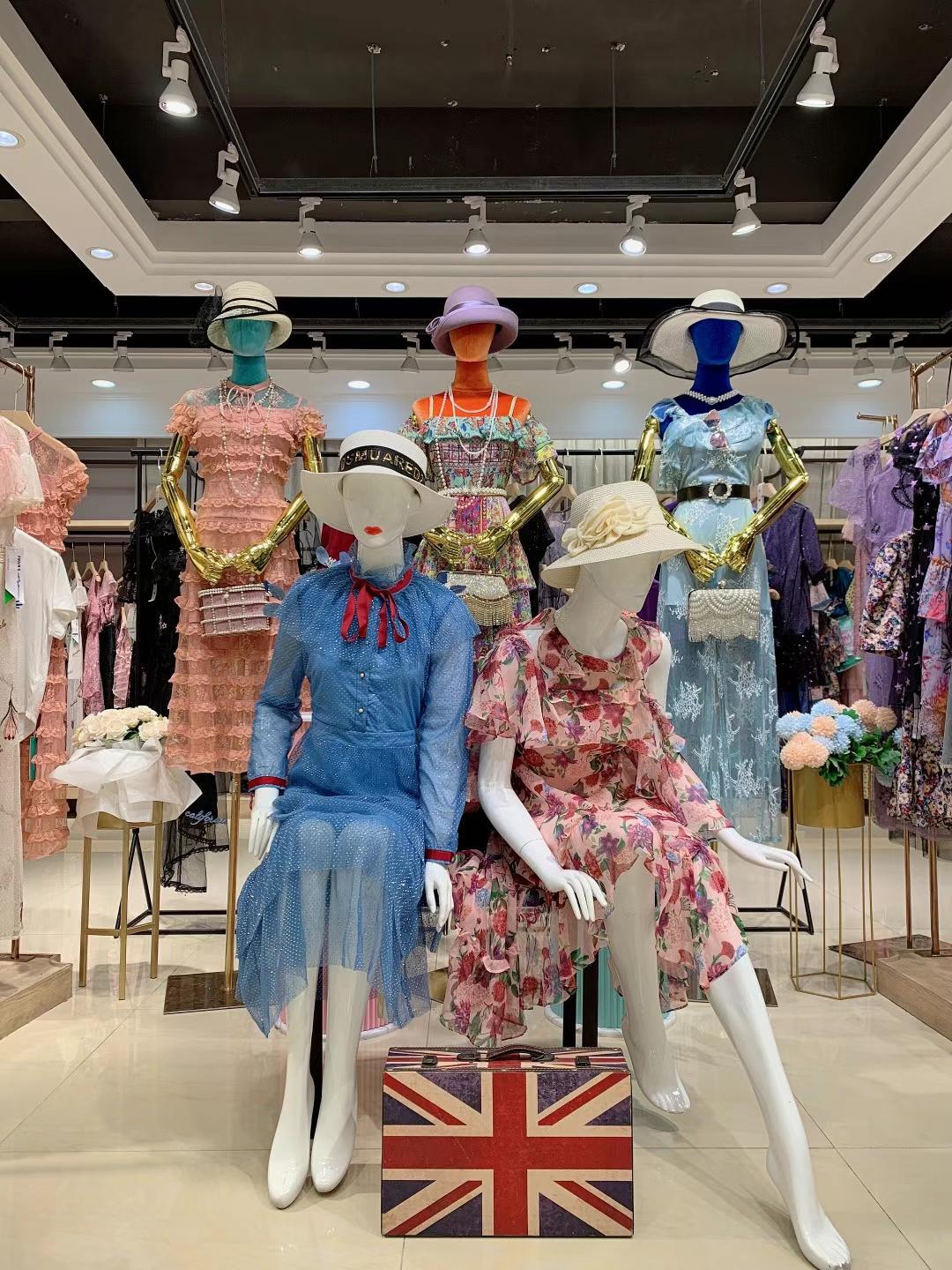 精 品女裝馬克華菲 2022 春國內一二線品牌女裝折扣尾貨批發(fā)