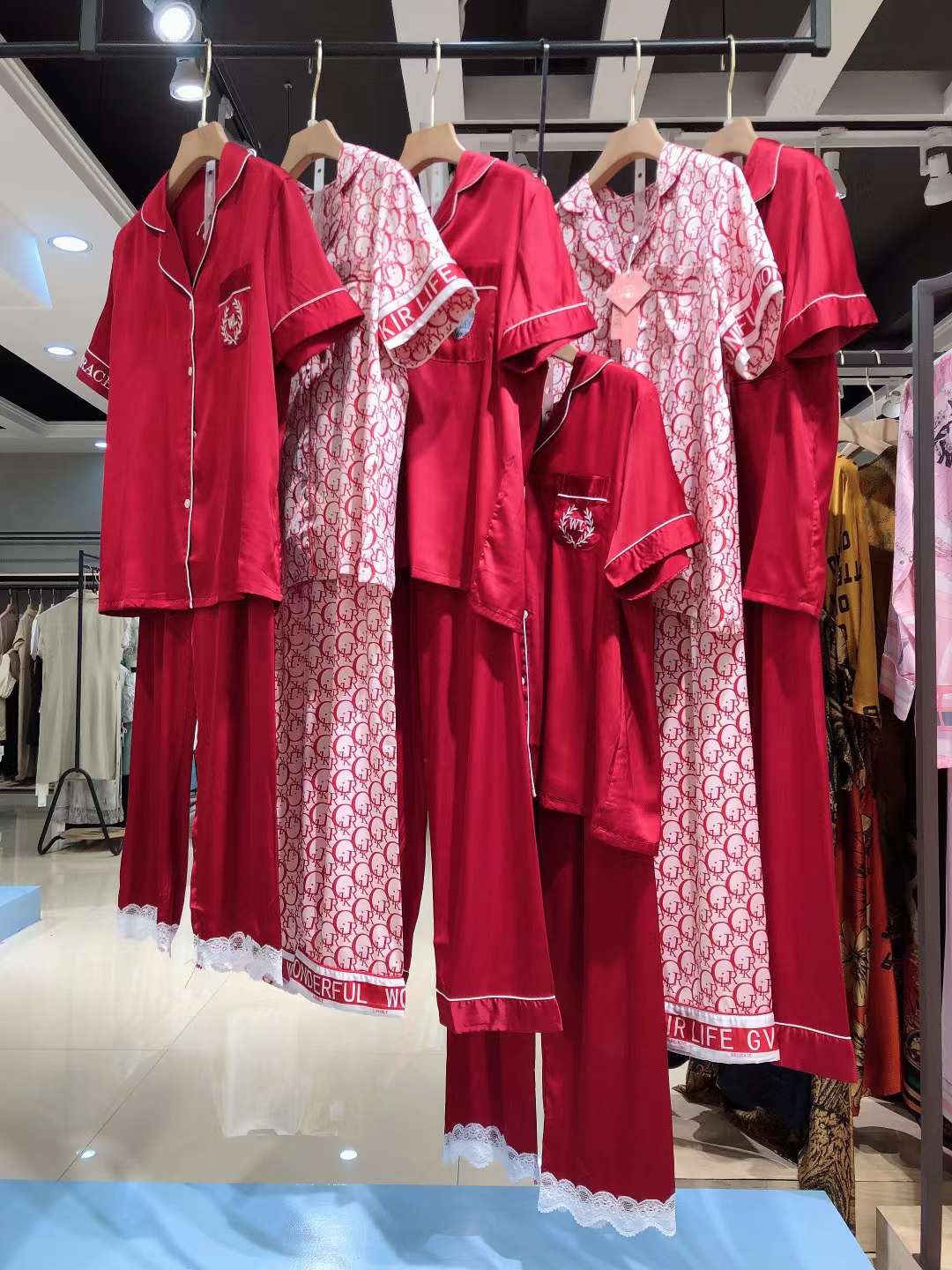 歌蜜图.冰雪丝家居服图片