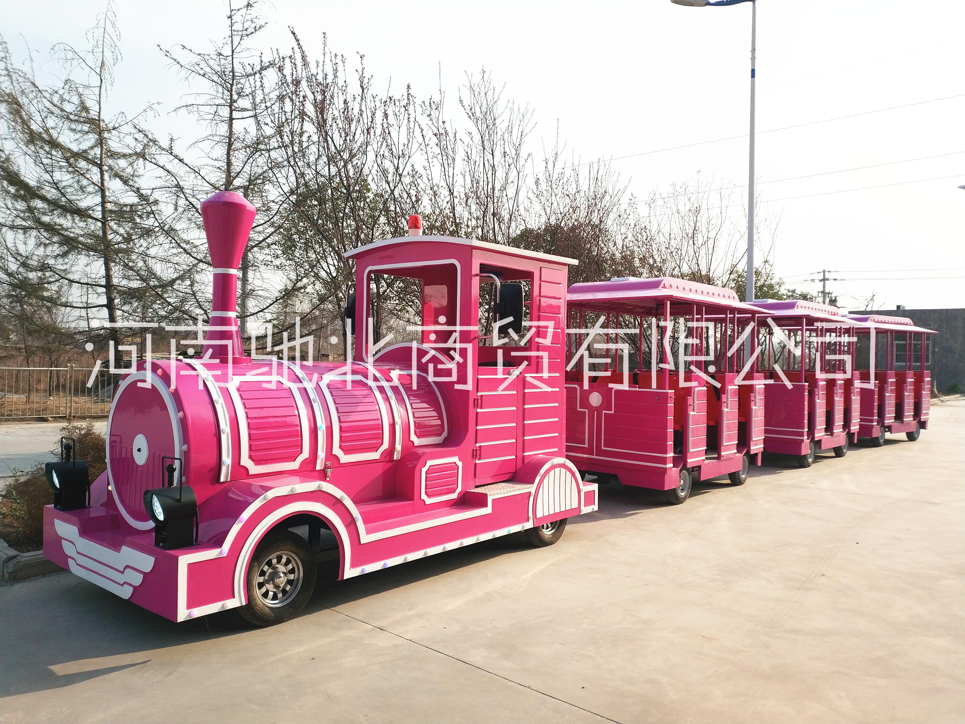 中型無軌27座小火車 定制粉色 全車采用品牌部件打造 結(jié)實耐用