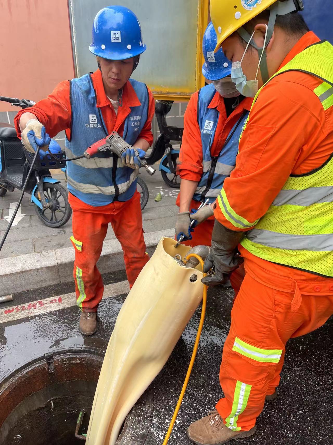 非开挖道路管道缺陷排查修复热塑成型法管道疏通UV CIPP