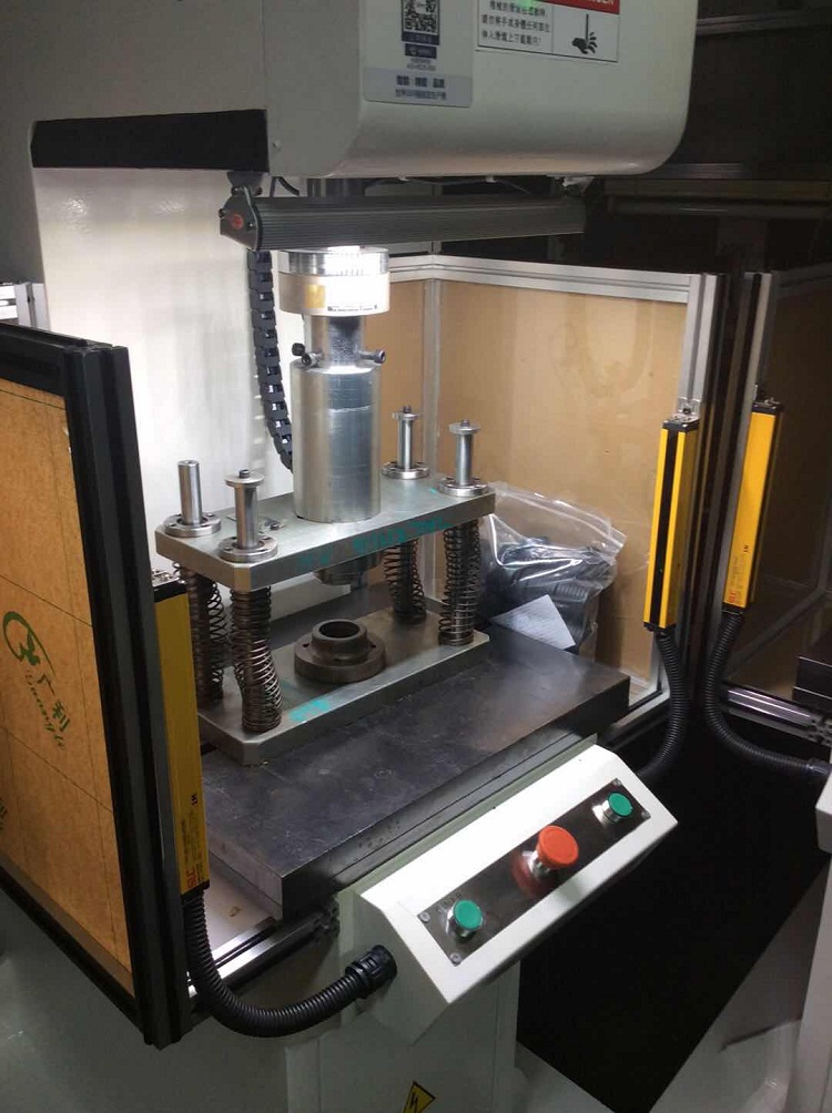 減震器伺服壓裝機(jī)圖片/減震器伺服壓裝機(jī)樣板圖 (2)