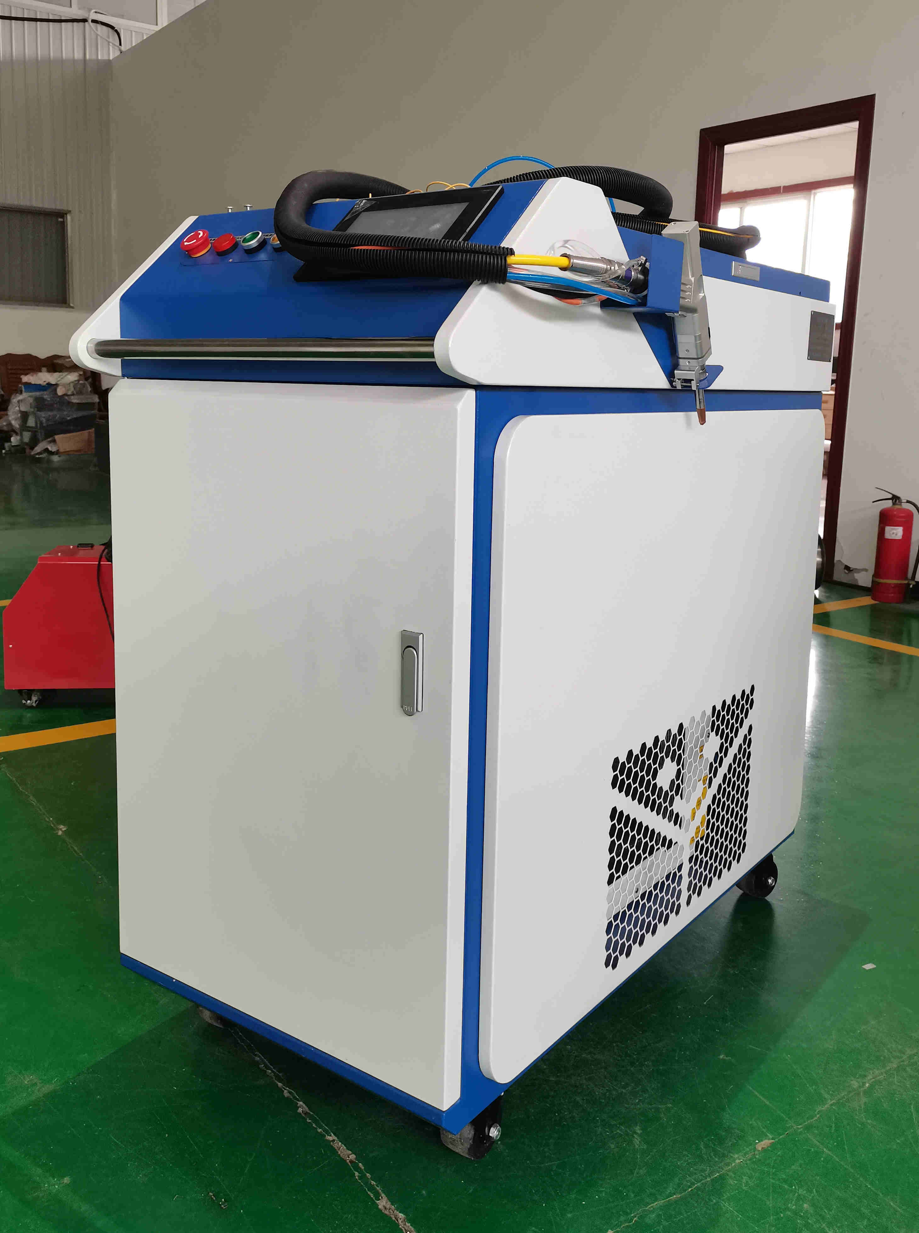 電動(dòng)車(chē)激光打標(biāo)機(jī)激光焊接機(jī)設(shè)備